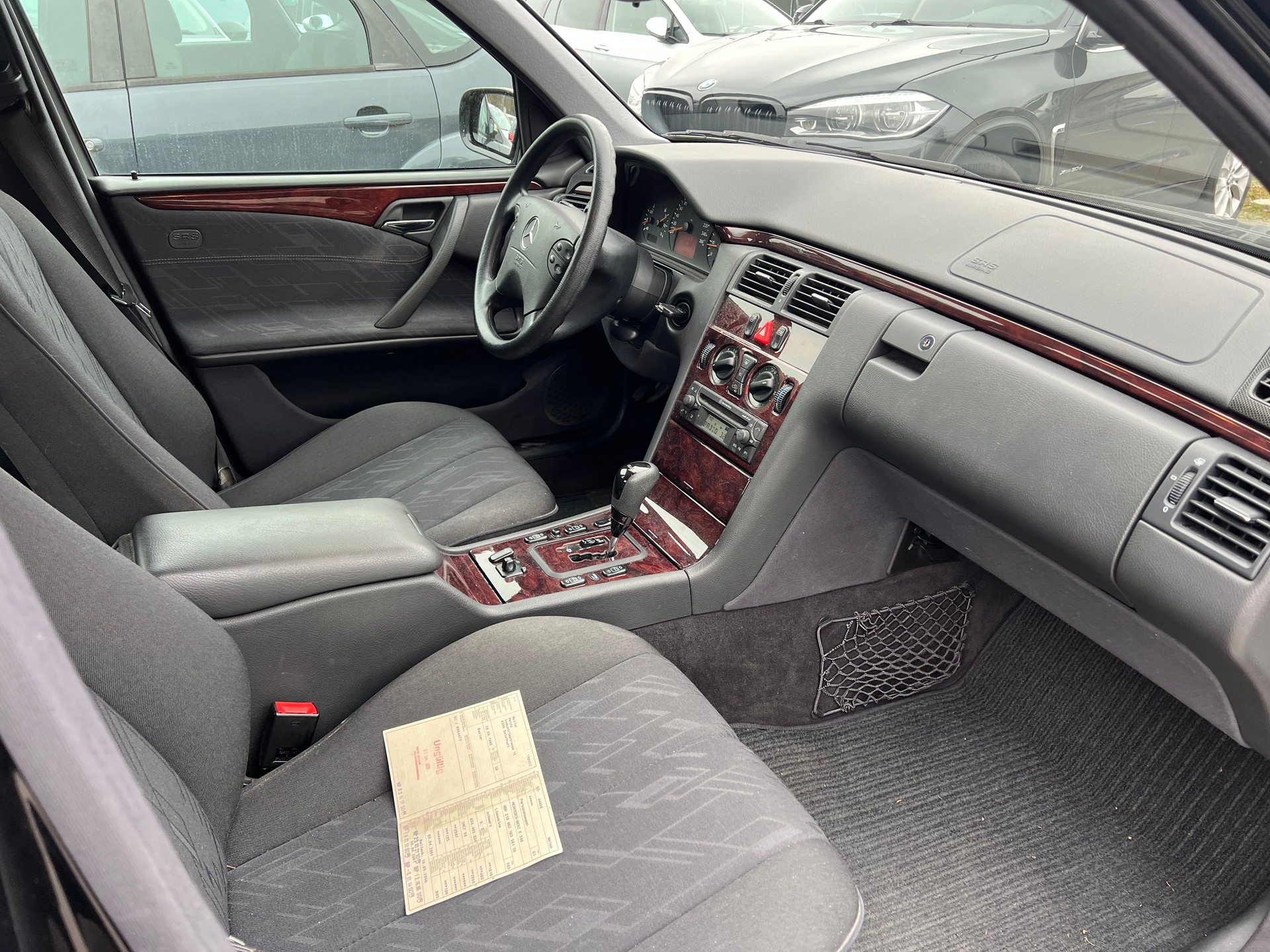 MERCEDES-BENZ MERCEDES-BENZ E 240 Classic Automat -frisch ab Mfk-image-9