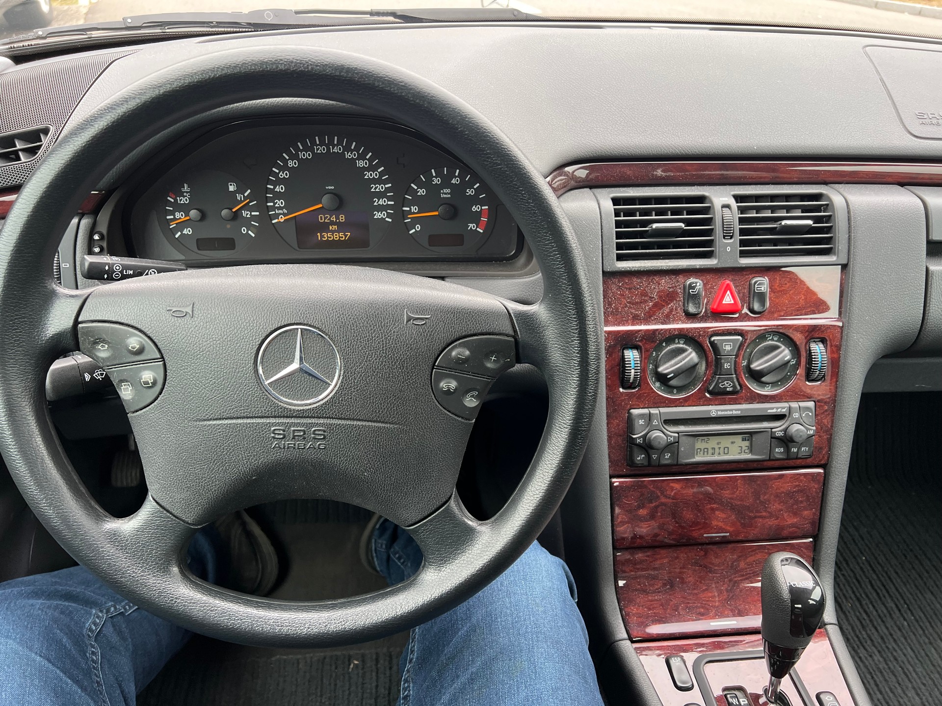 MERCEDES-BENZ MERCEDES-BENZ E 240 Classic Automat -frisch ab Mfk-image-10