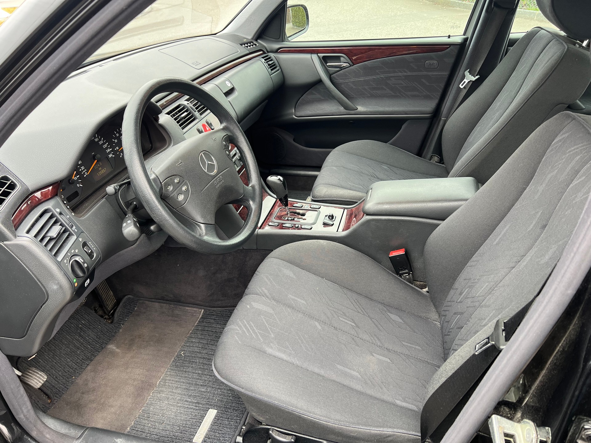 MERCEDES-BENZ MERCEDES-BENZ E 240 Classic Automat -frisch ab Mfk-image-8