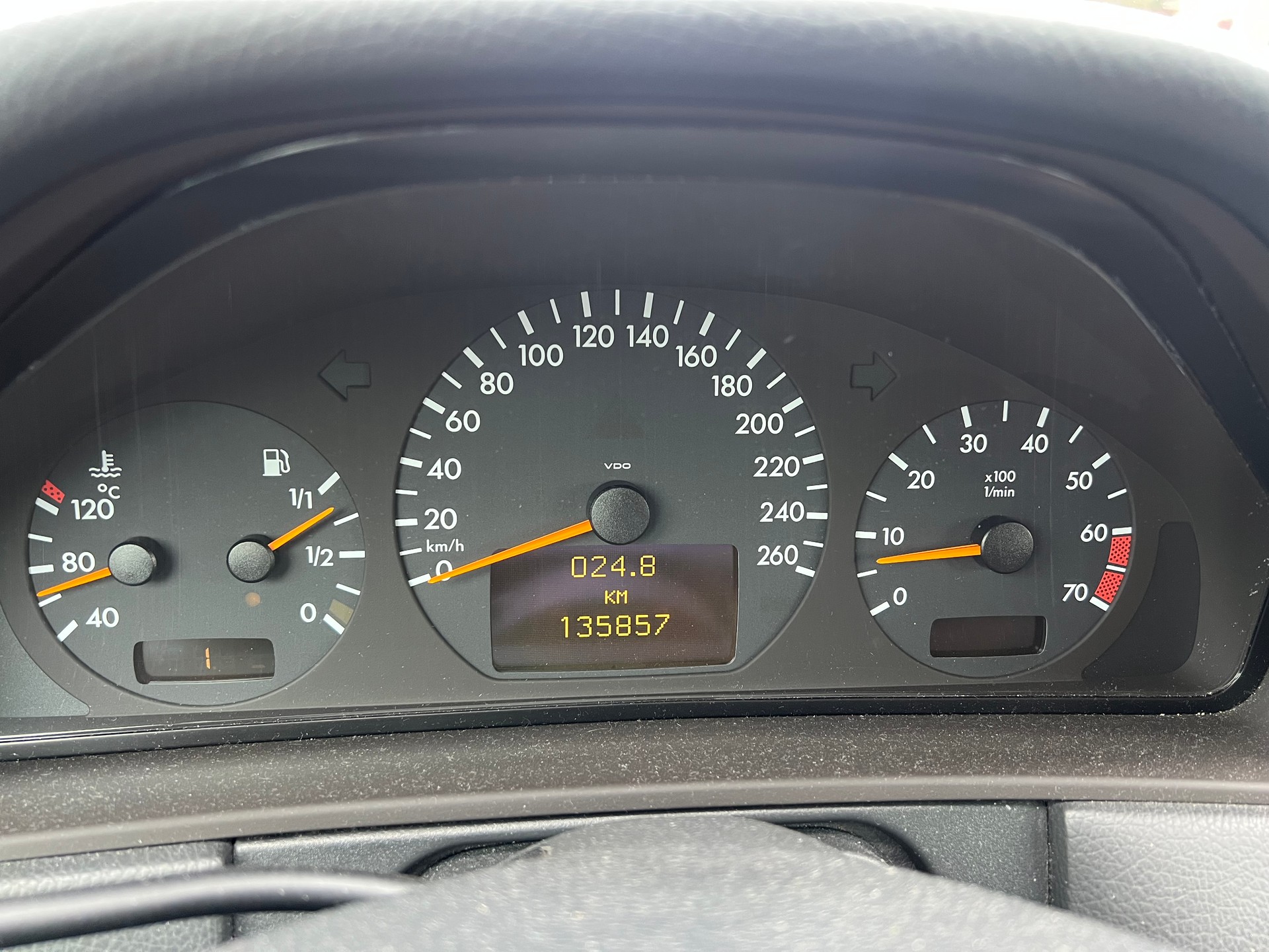MERCEDES-BENZ MERCEDES-BENZ E 240 Classic Automat -frisch ab Mfk-image-6