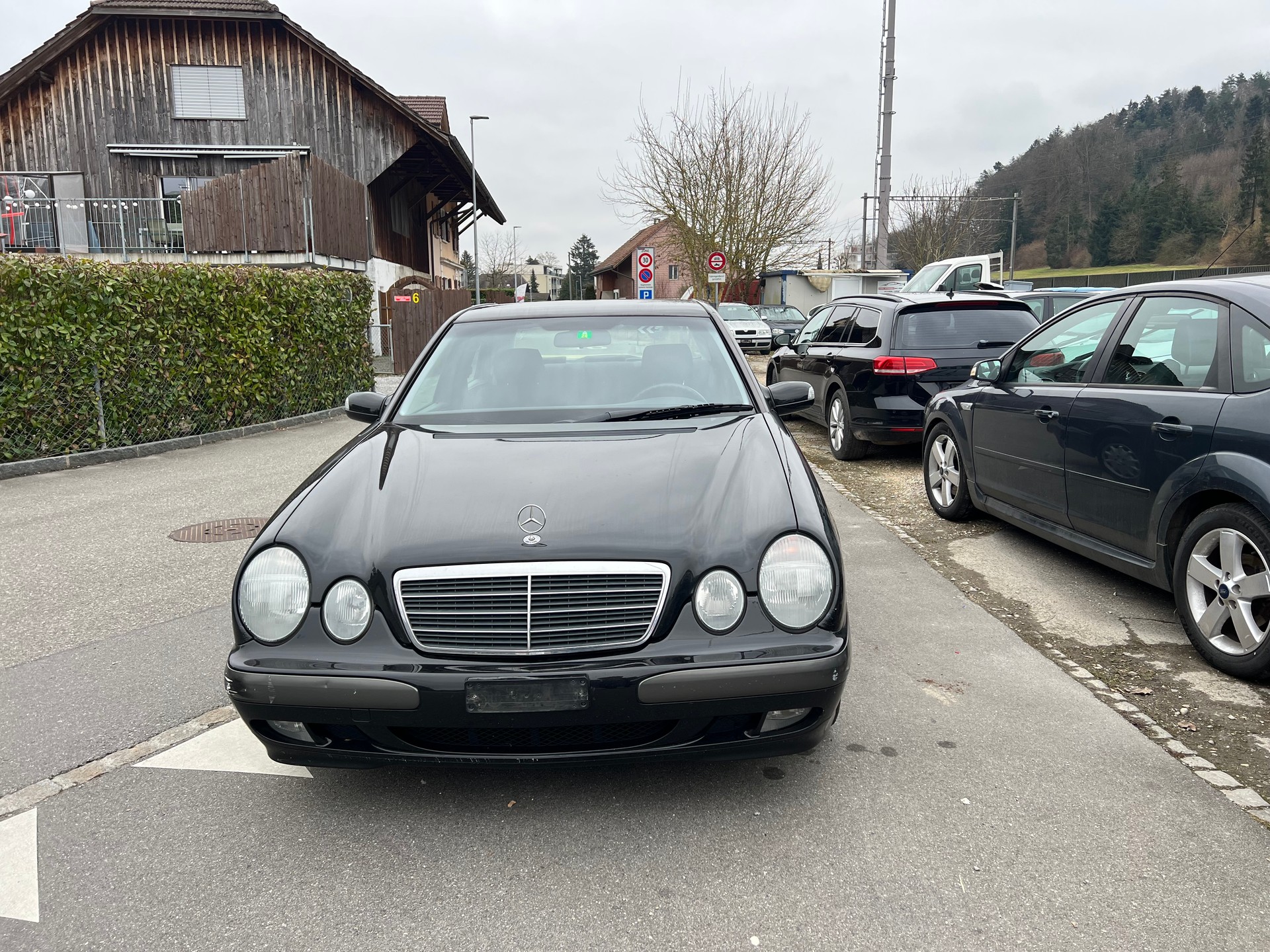 MERCEDES-BENZ MERCEDES-BENZ E 240 Classic Automat -frisch ab Mfk-image-0