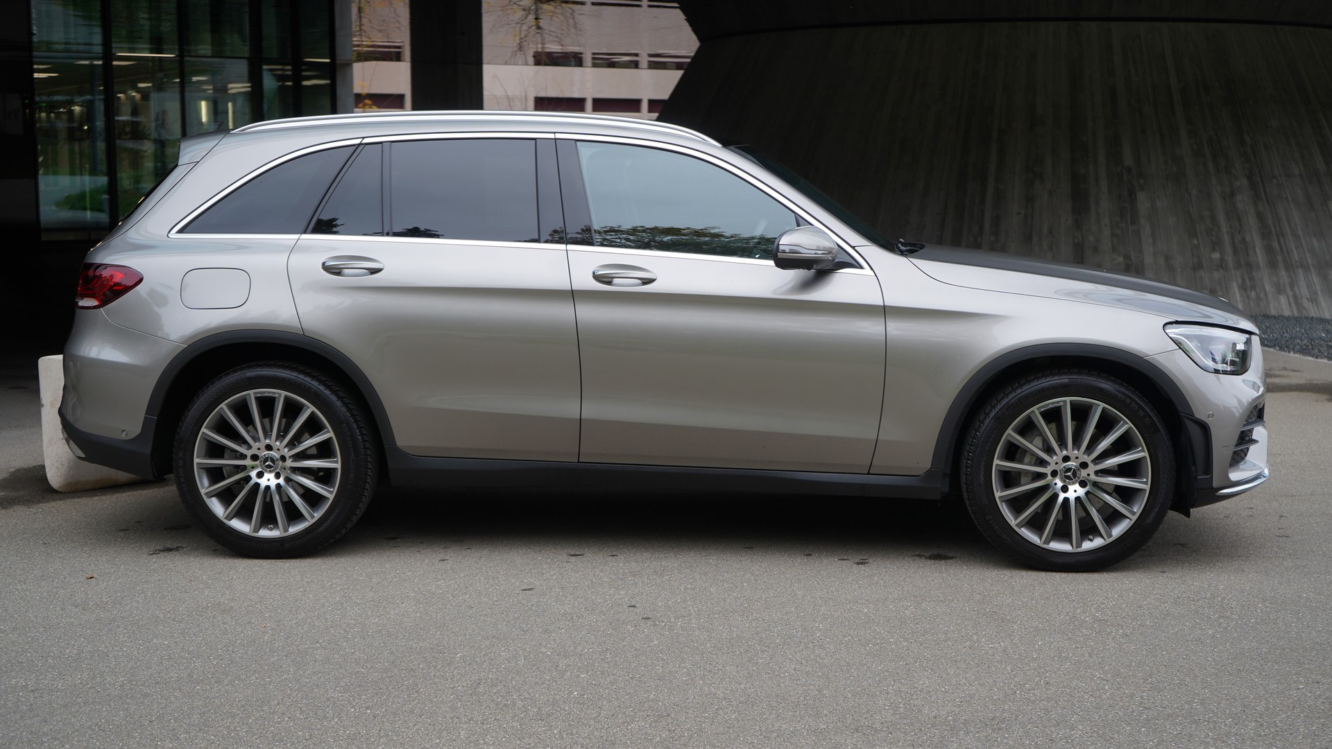 MERCEDES-BENZ GLC 400 d 4Matic AMG Line 9G-Tronic-image-4