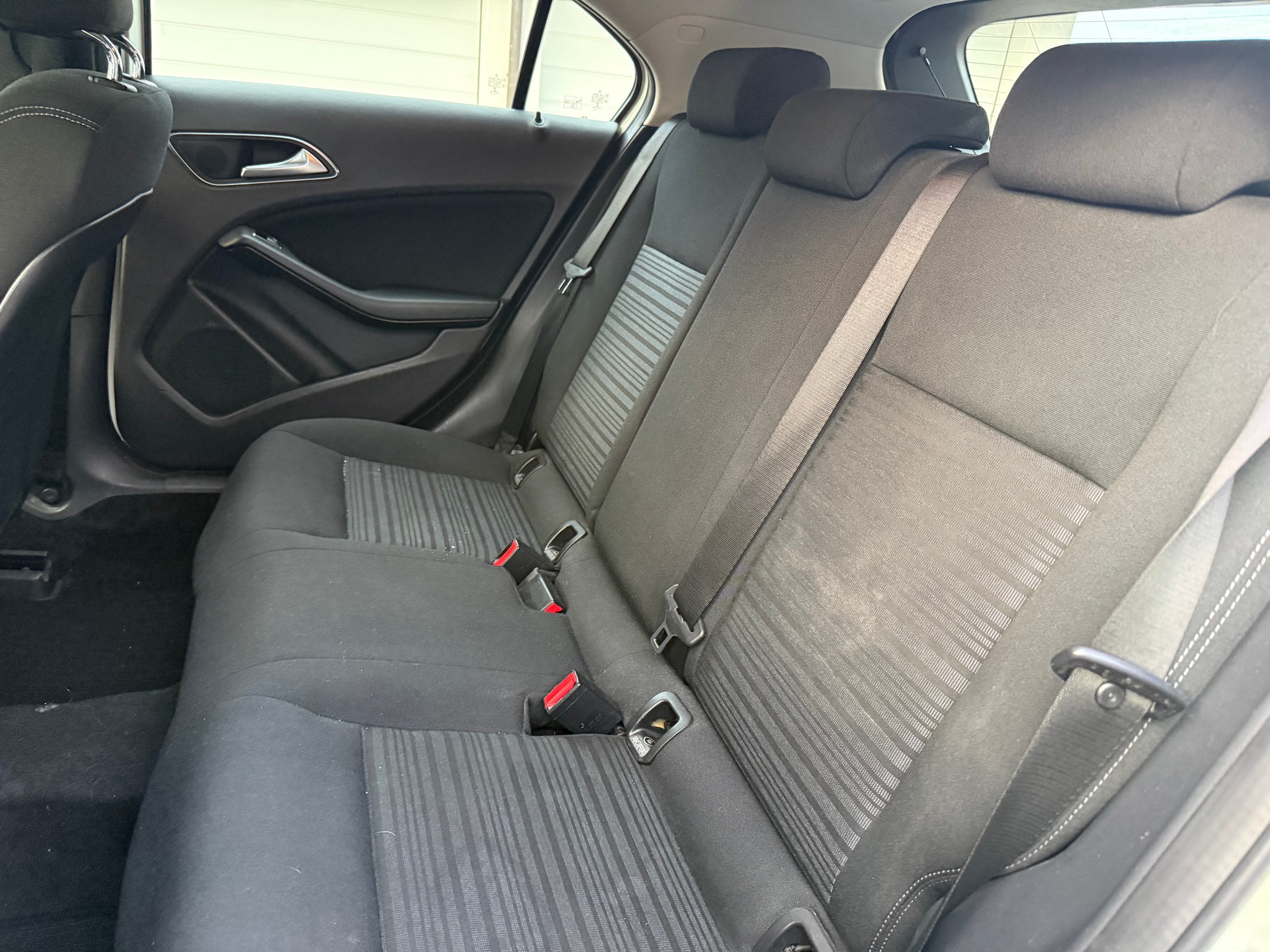 MERCEDES-BENZ A 180 CDI BlueEfficiency Edition-image-9