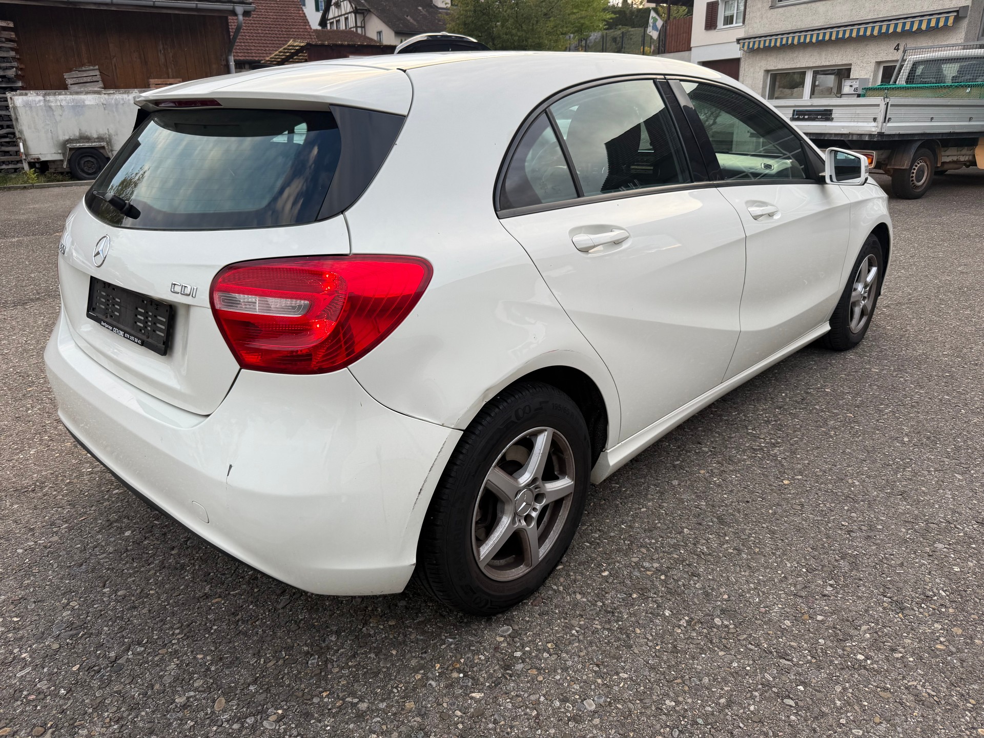 MERCEDES-BENZ A 180 CDI BlueEfficiency Edition-image-4
