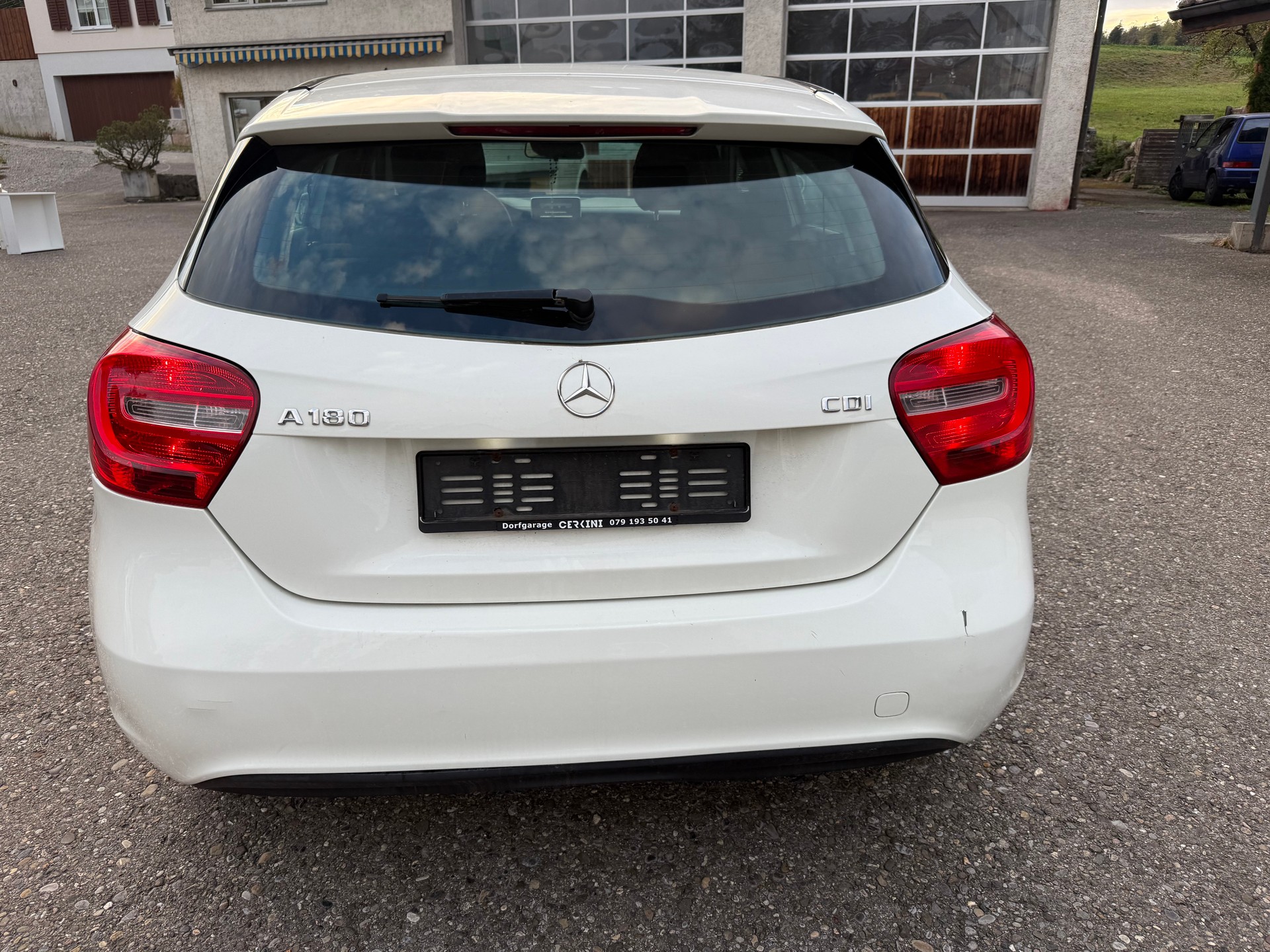 MERCEDES-BENZ A 180 CDI BlueEfficiency Edition-image-5