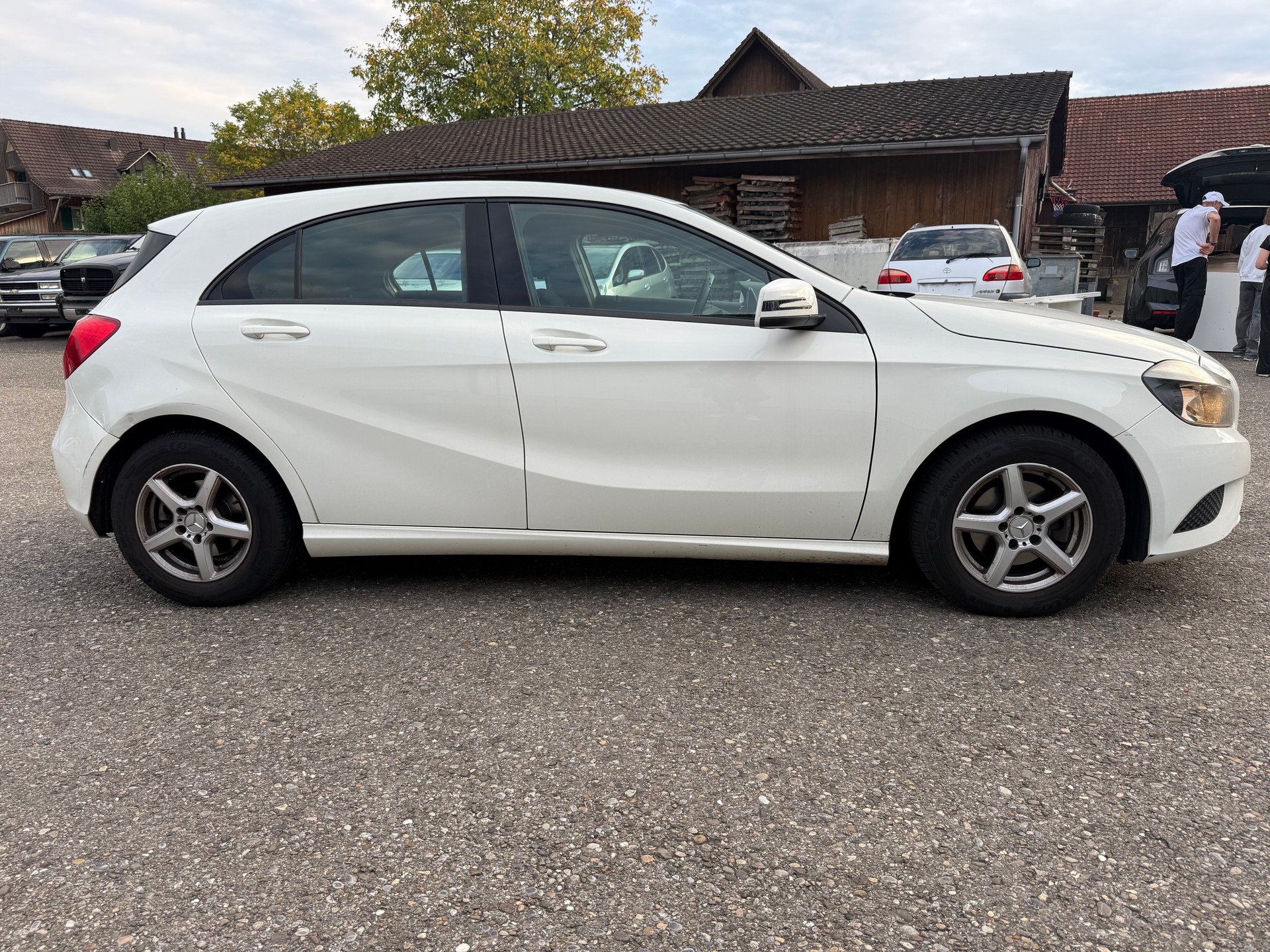 MERCEDES-BENZ A 180 CDI BlueEfficiency Edition-image-3