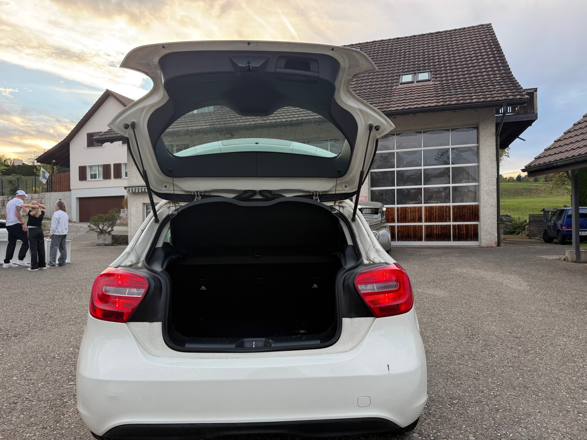 MERCEDES-BENZ A 180 CDI BlueEfficiency Edition-image-11