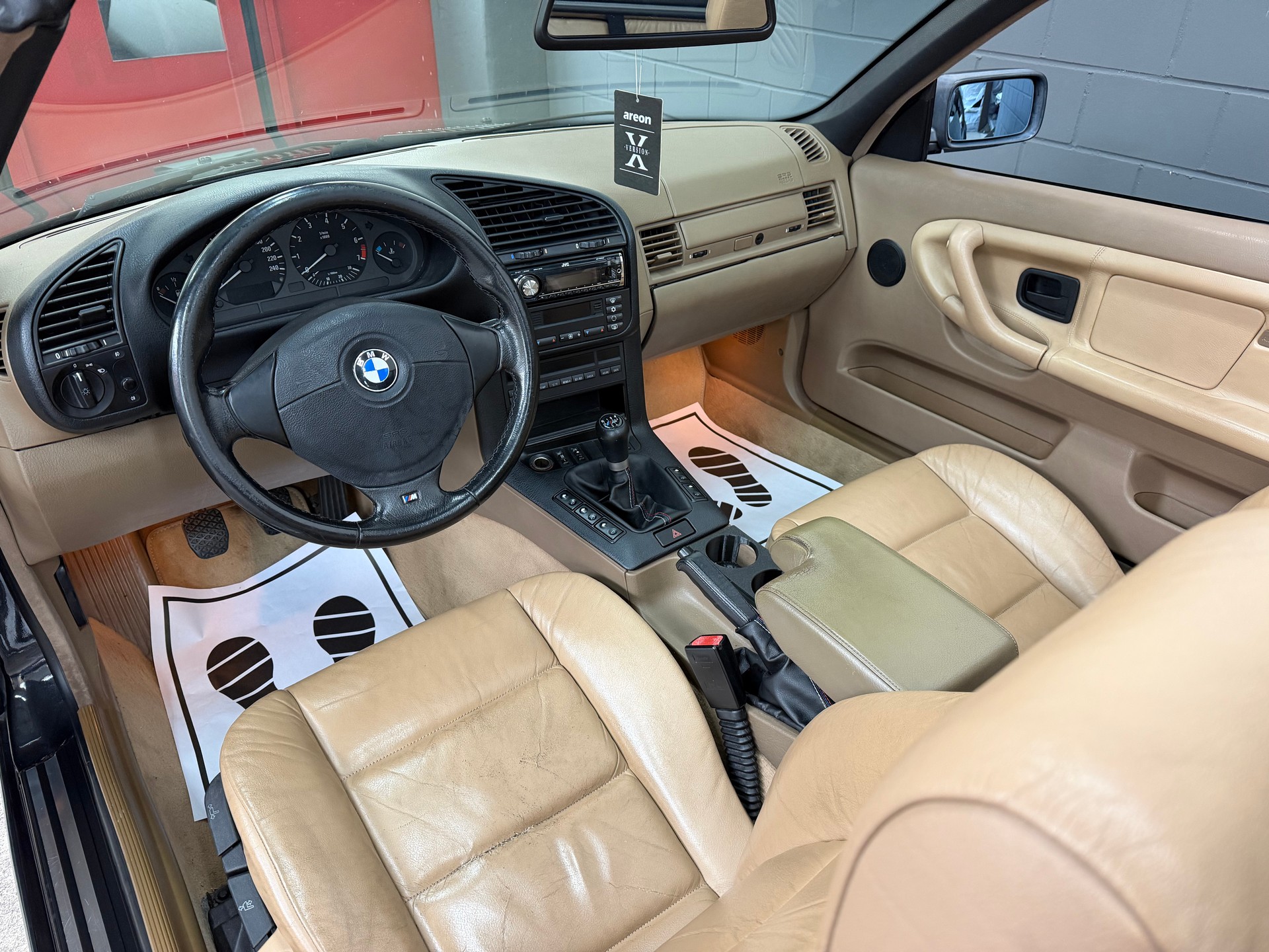 BMW 320i Cabrio Sport //NEU AB MFK!-image-10