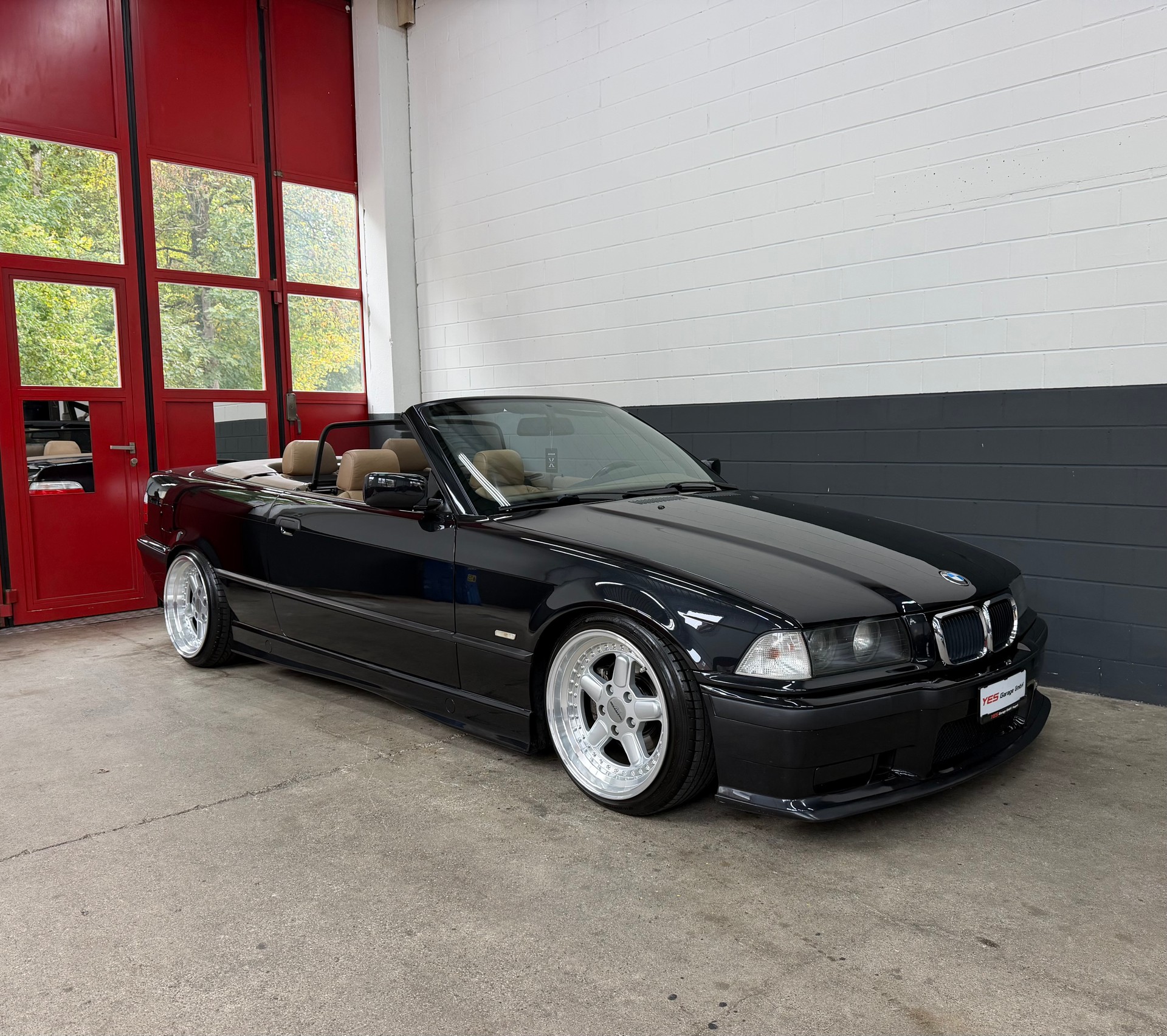 BMW 320i Cabrio Sport //NEU AB MFK!-image-0