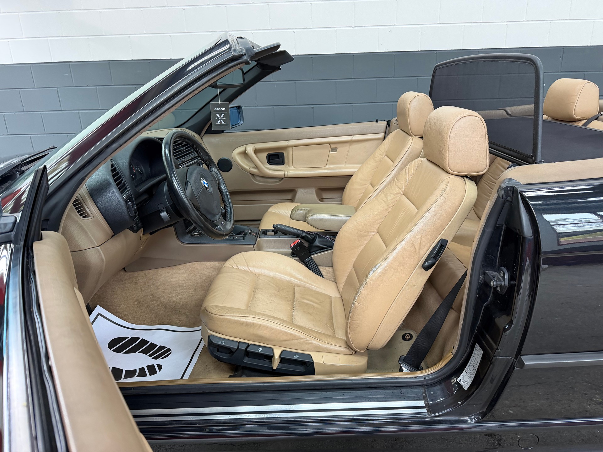 BMW 320i Cabrio Sport //NEU AB MFK!-image-9