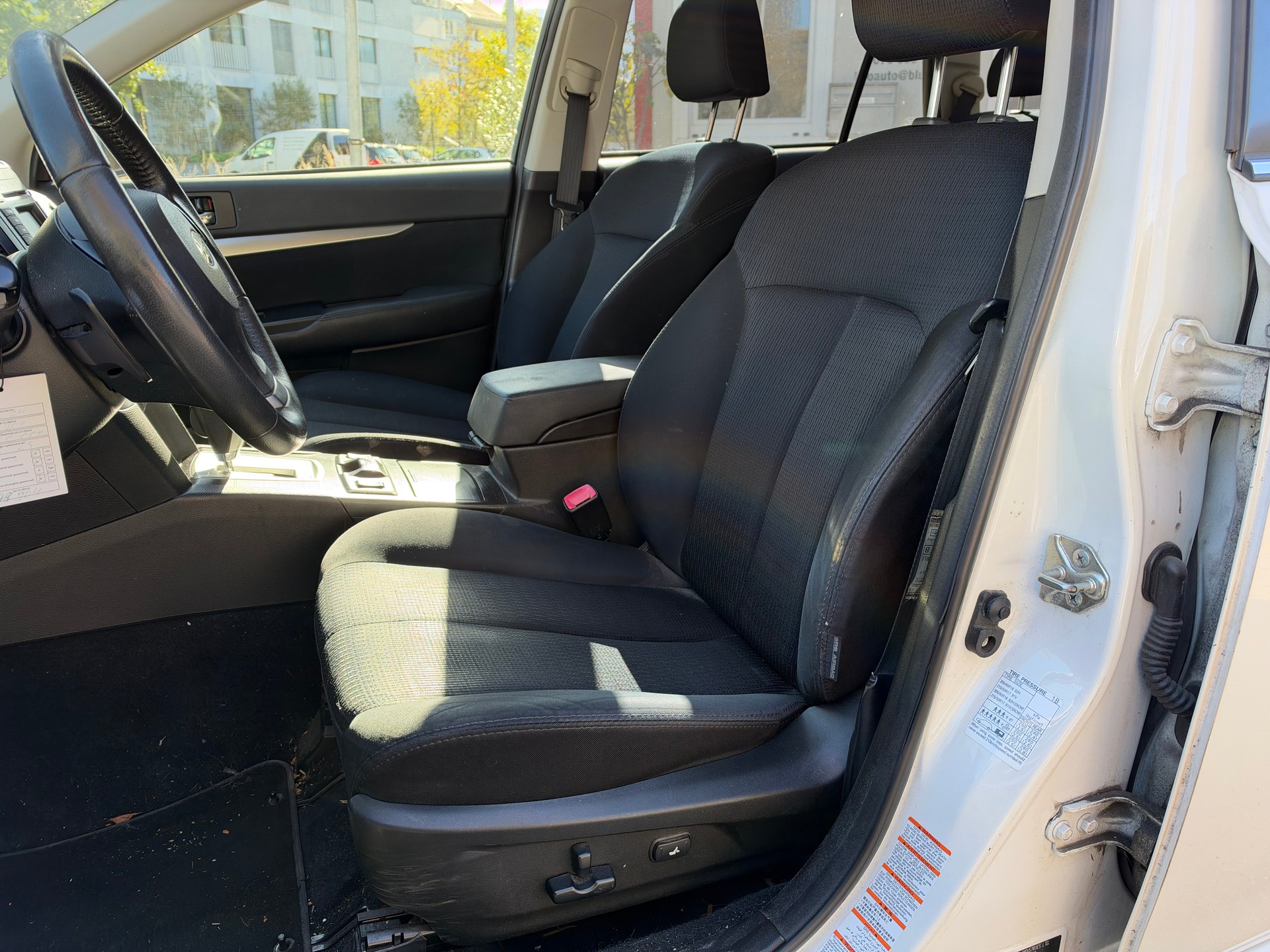 SUBARU Legacy 2.0i Swiss Special AWD Lineartronic-image-10