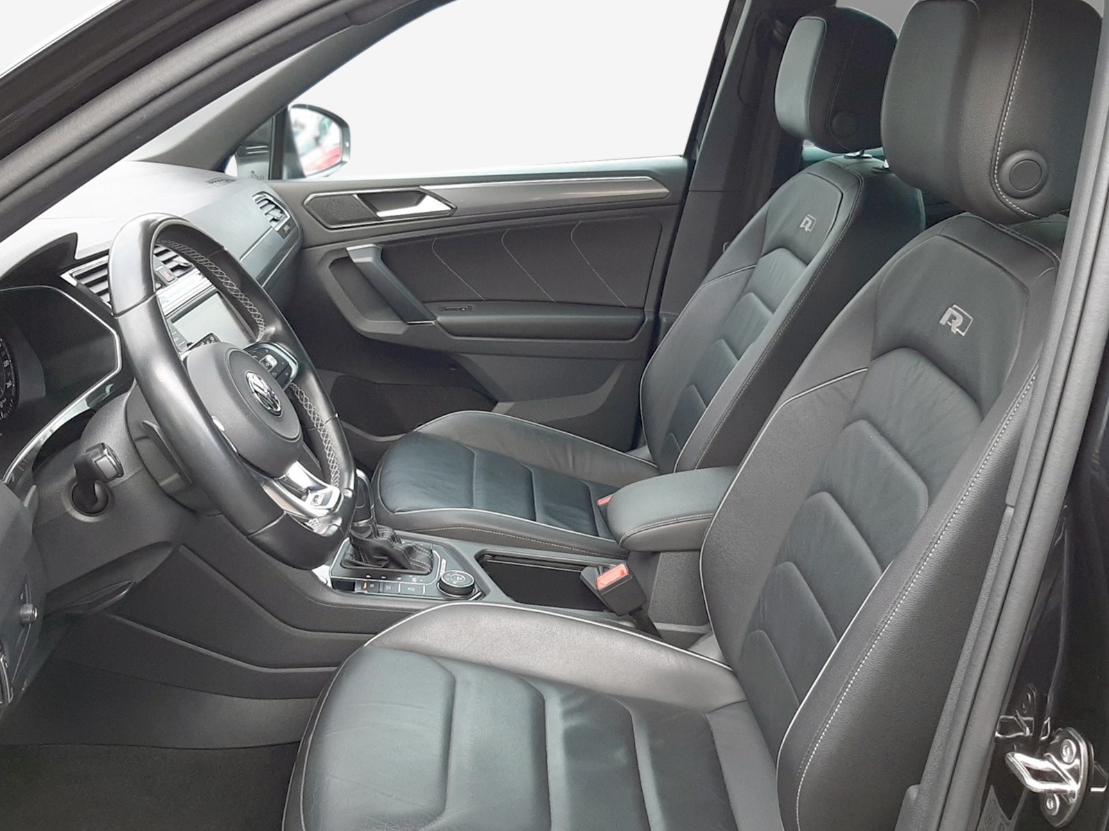 VW Tiguan 2.0 TDI SCR Highline 4Motion DSG-image-5