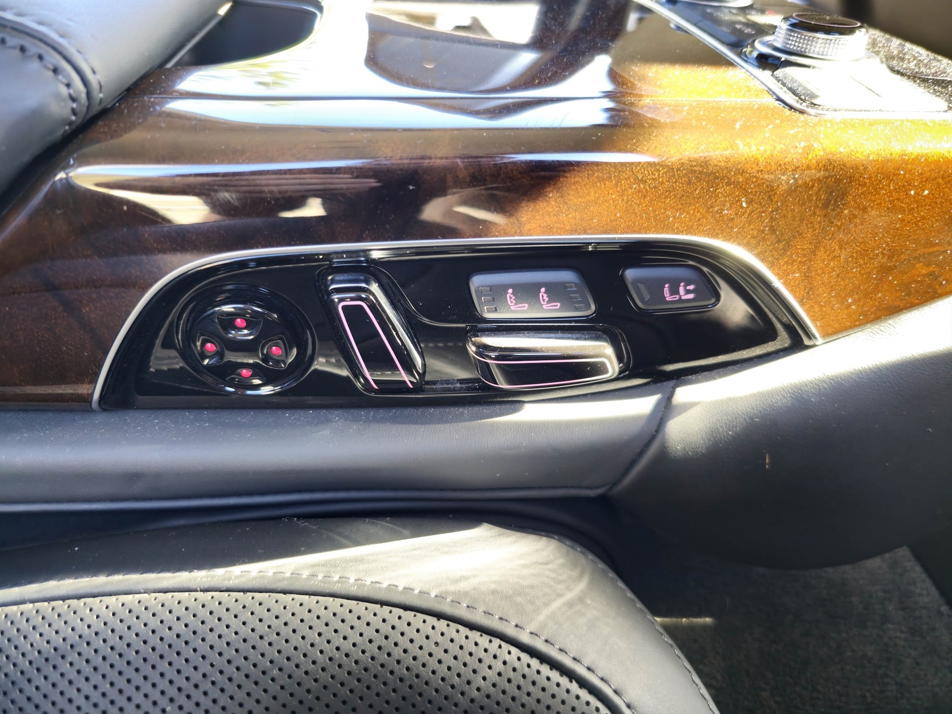 AUDI A8 3.0 TDI quattro tiptronic-image-7
