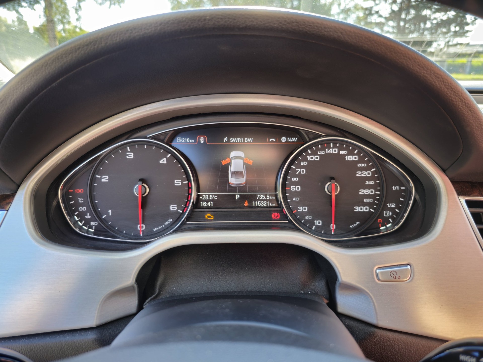 AUDI A8 3.0 TDI quattro tiptronic-image-8
