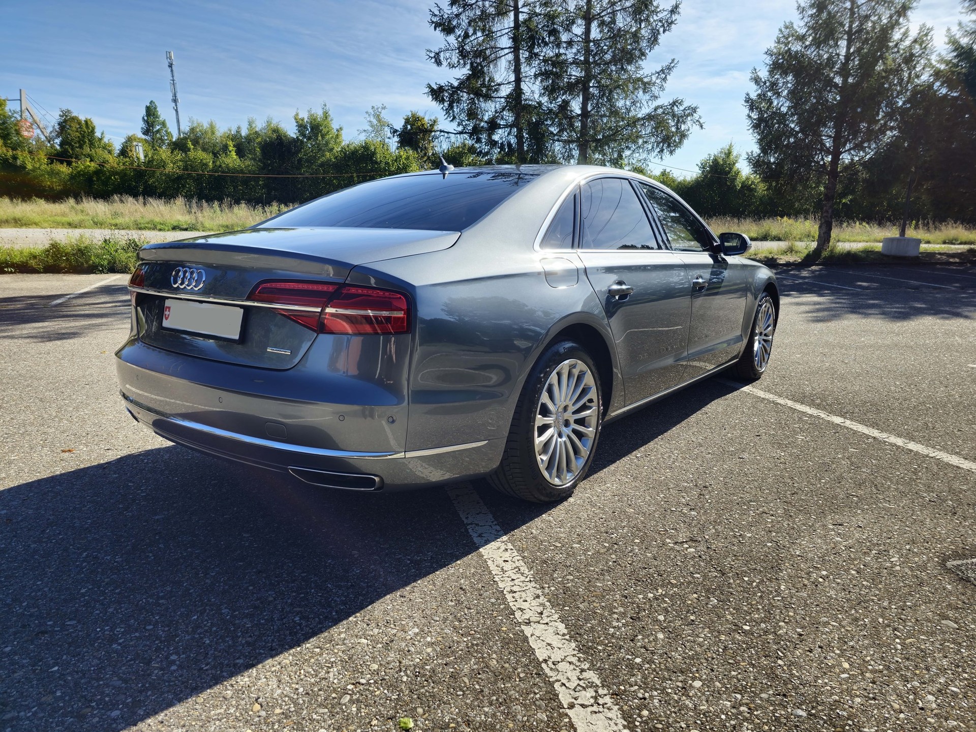 AUDI A8 3.0 TDI quattro tiptronic-image-2