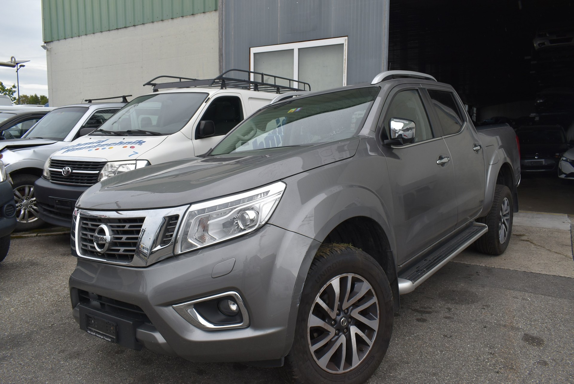 NISSAN Navara Double Cab Tekna 2.3 dCi 4WD-image-2