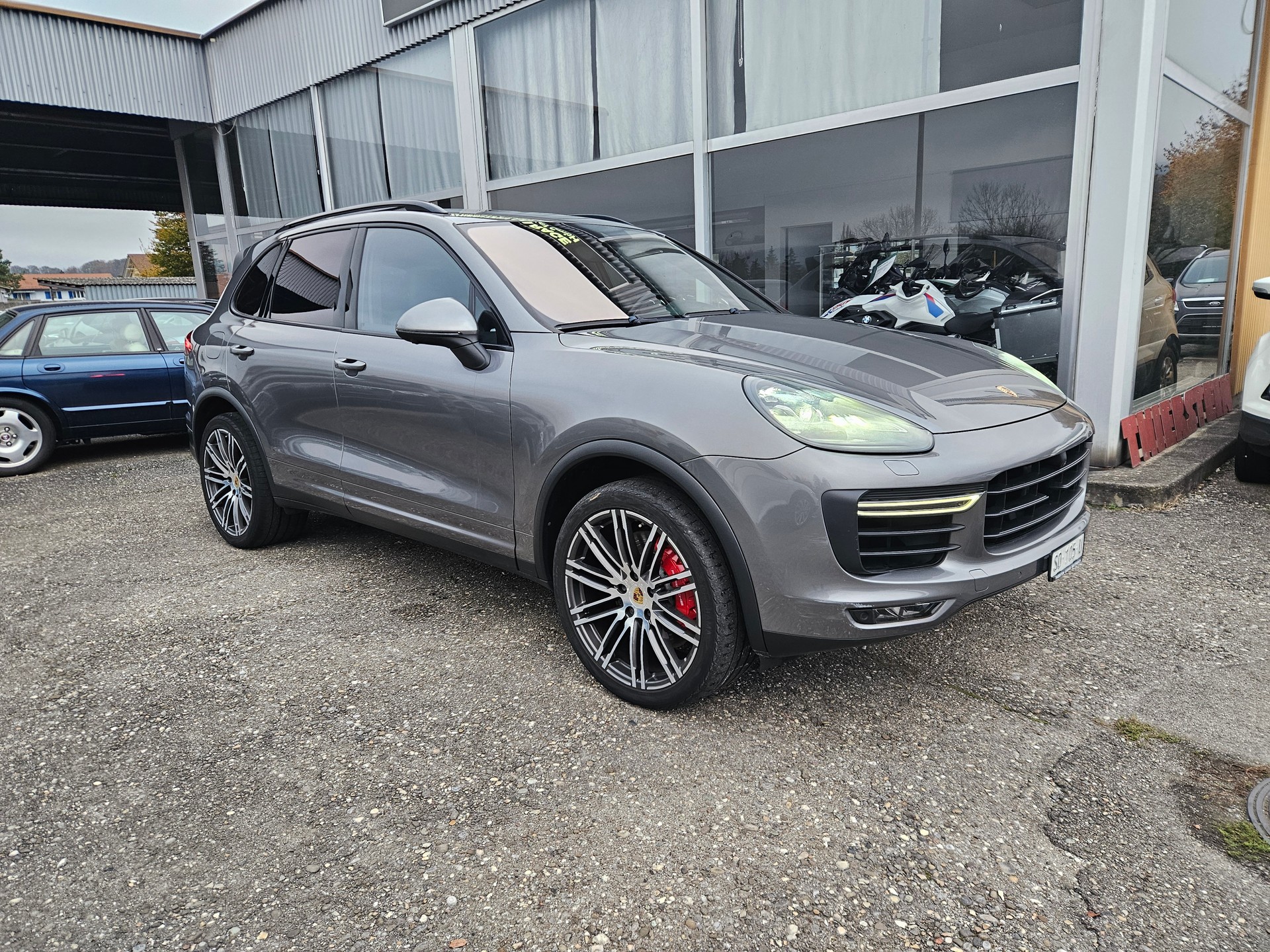 PORSCHE Cayenne Turbo-image-0