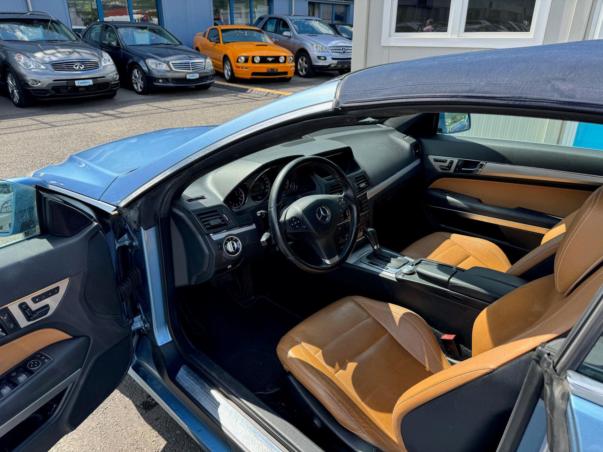 MERCEDES-BENZ E 350 CGI BlueEfficiency 7G-Tronic-image-6