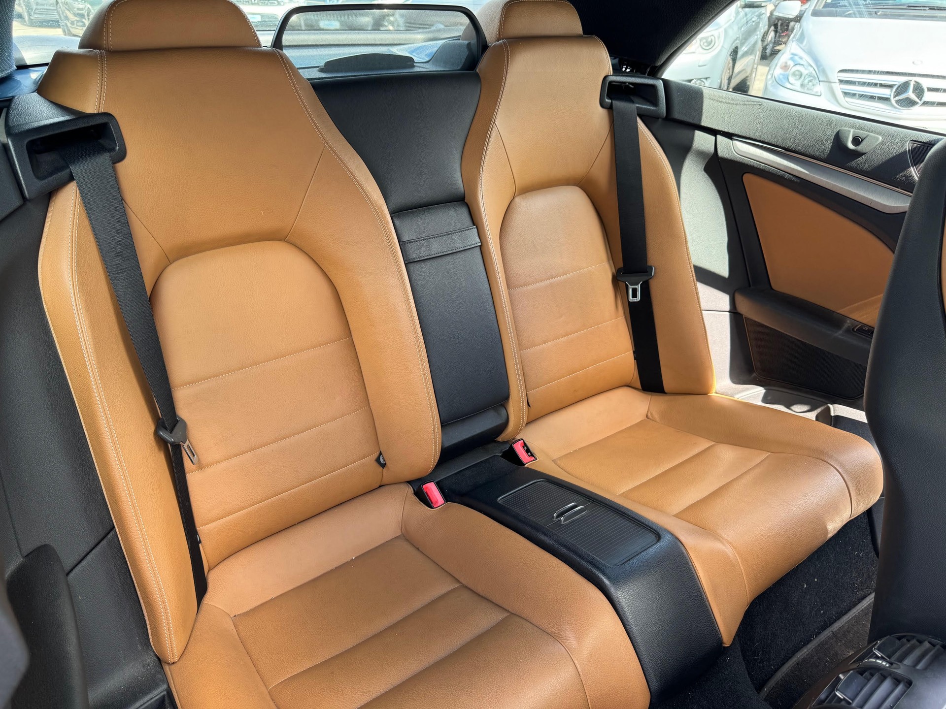 MERCEDES-BENZ E 350 CGI BlueEfficiency 7G-Tronic-image-8