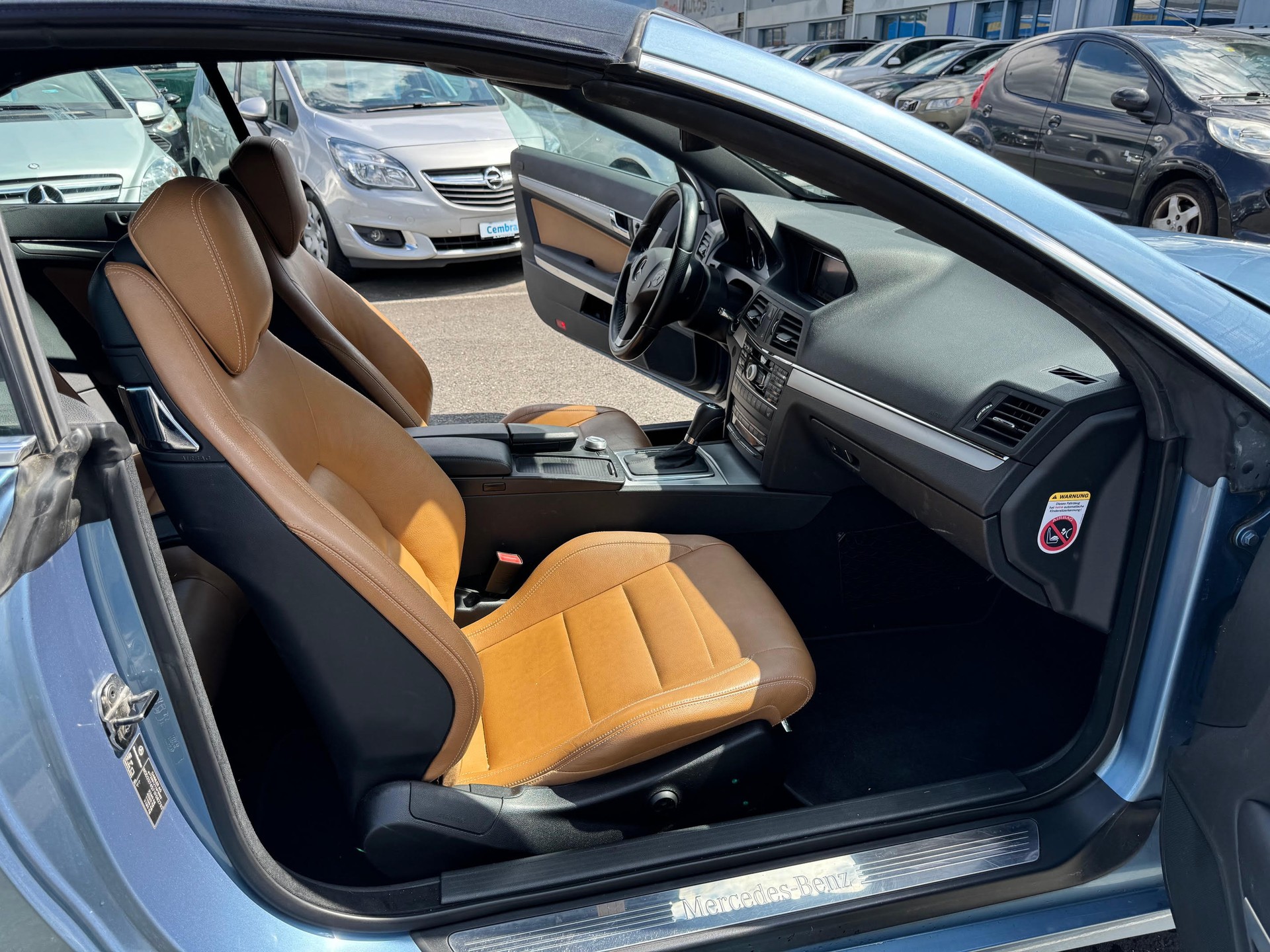 MERCEDES-BENZ E 350 CGI BlueEfficiency 7G-Tronic-image-9