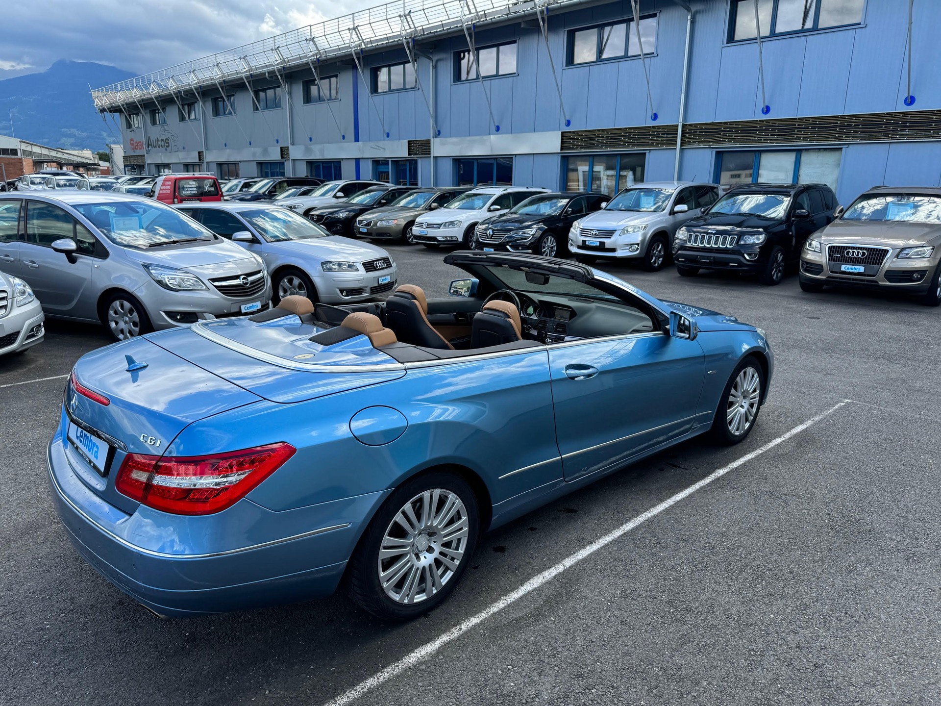 MERCEDES-BENZ E 350 CGI BlueEfficiency 7G-Tronic-image-12
