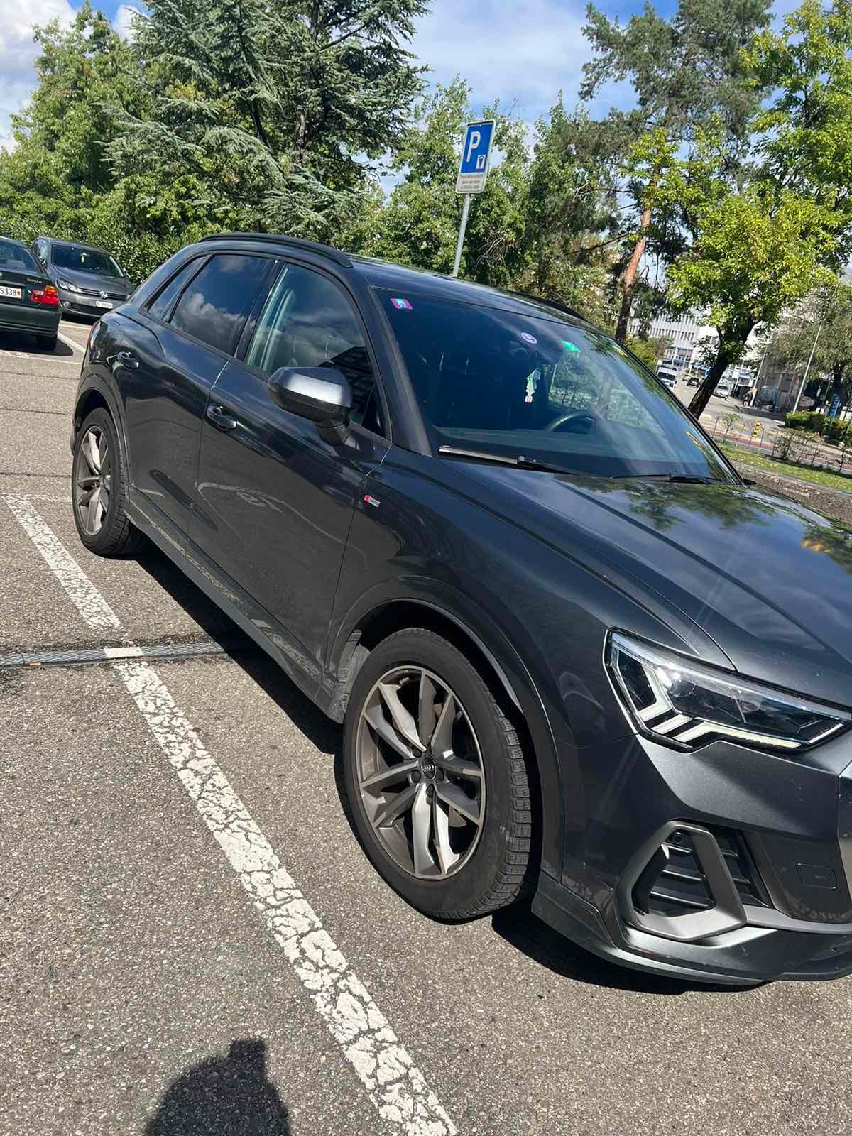 AUDI Q3 35 TFSI S line-image-2