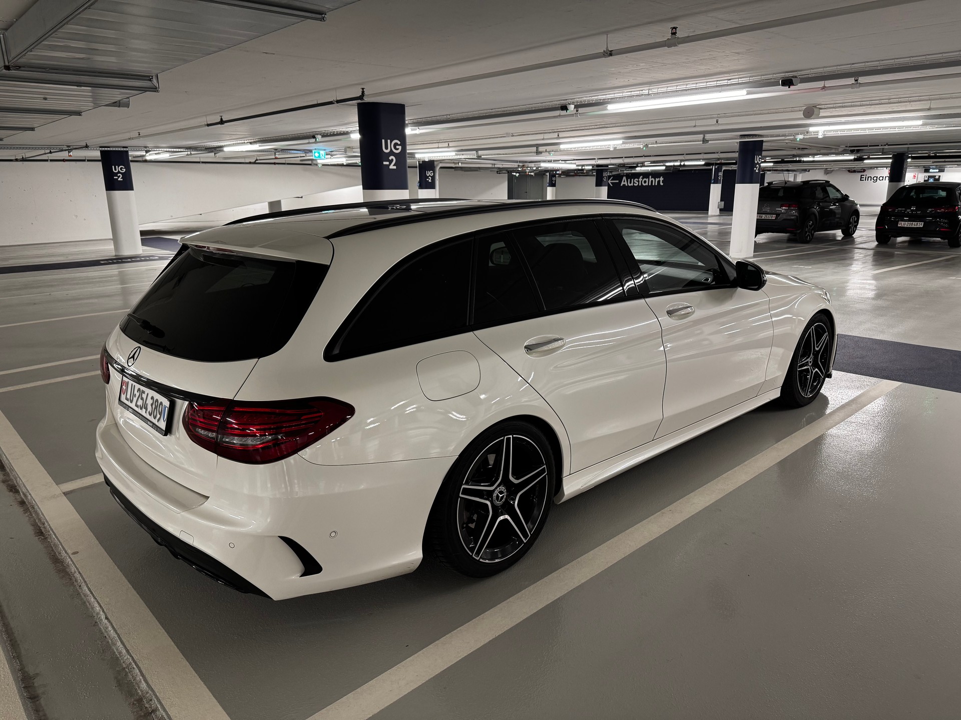 MERCEDES-BENZ C 200 Swiss Star AMG Line 4M 9G-Tronic-image-1