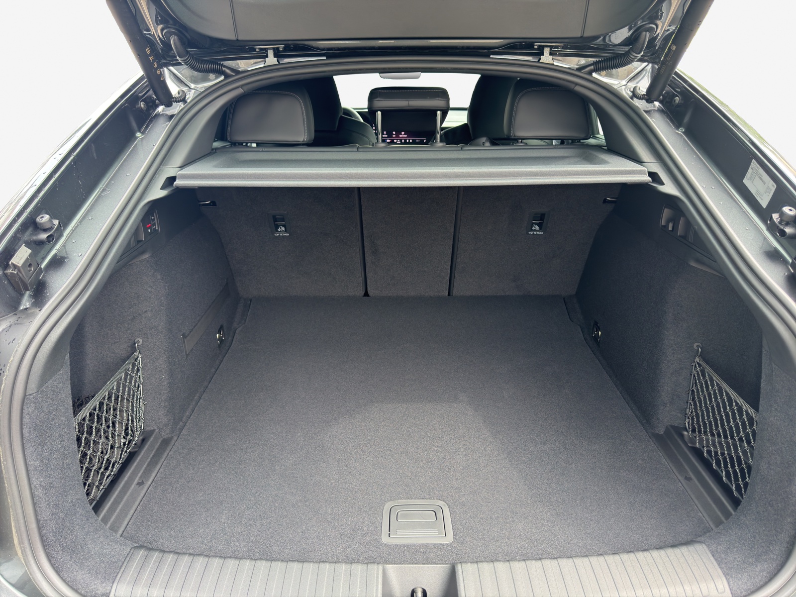 AUDI SQ6 Sportback e-tron quattro-image-12