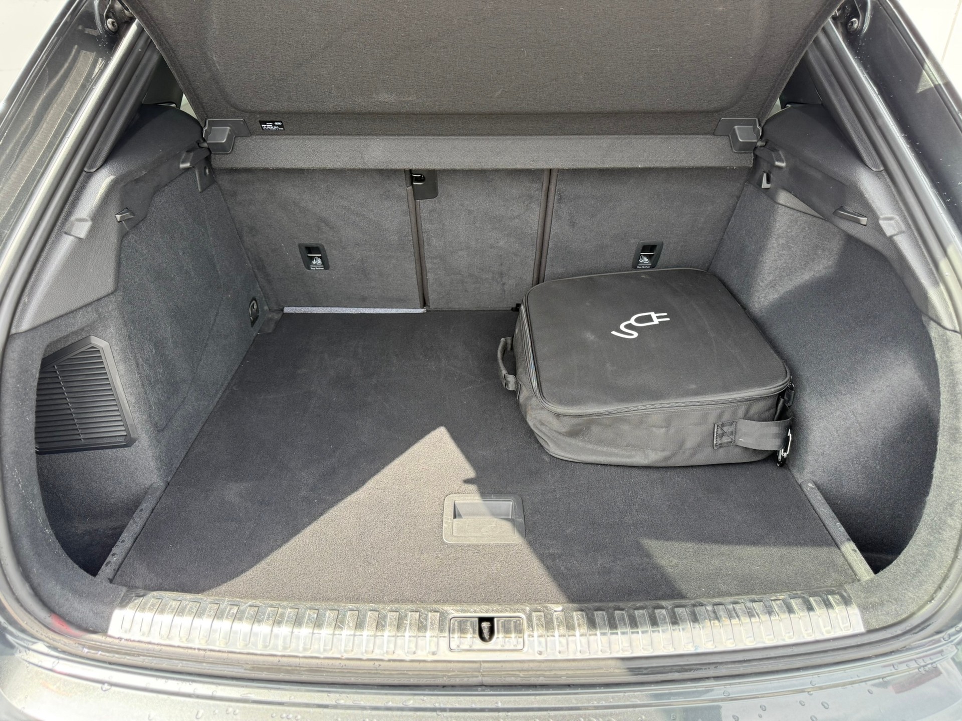 AUDI Q3 45 TFSI e S line S-tronic-image-12