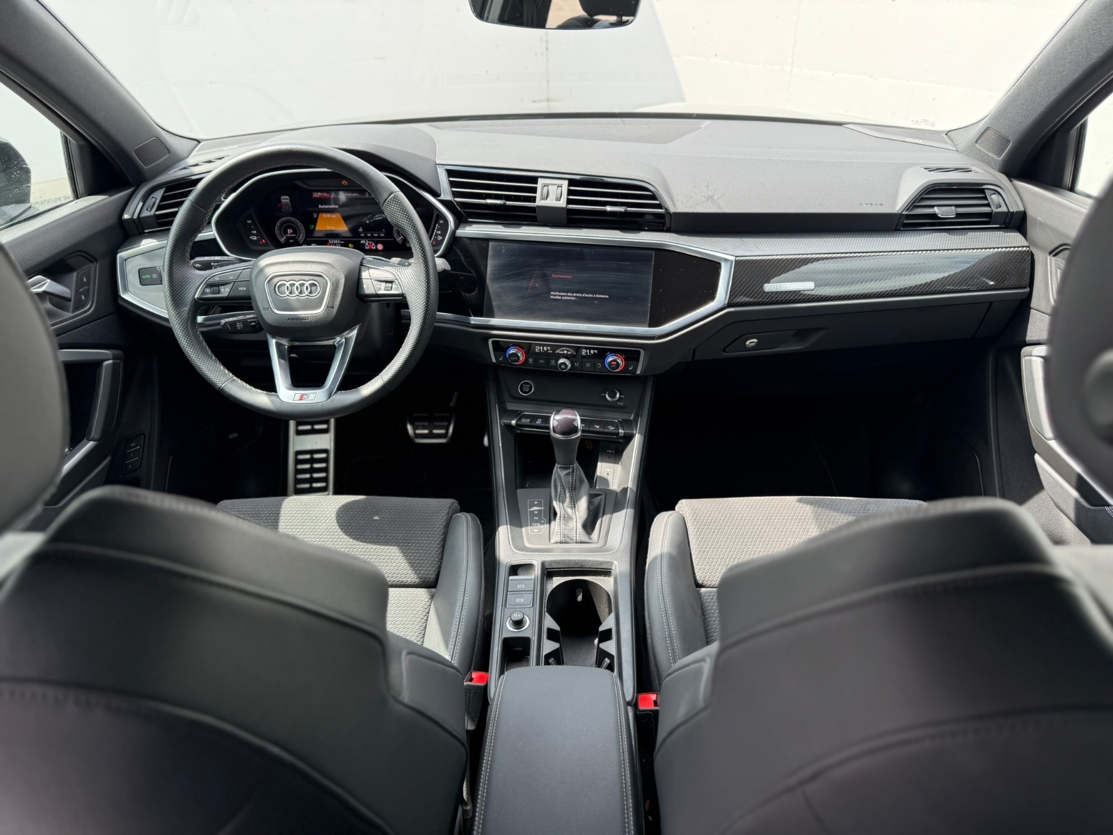 AUDI Q3 45 TFSI e S line S-tronic-image-9