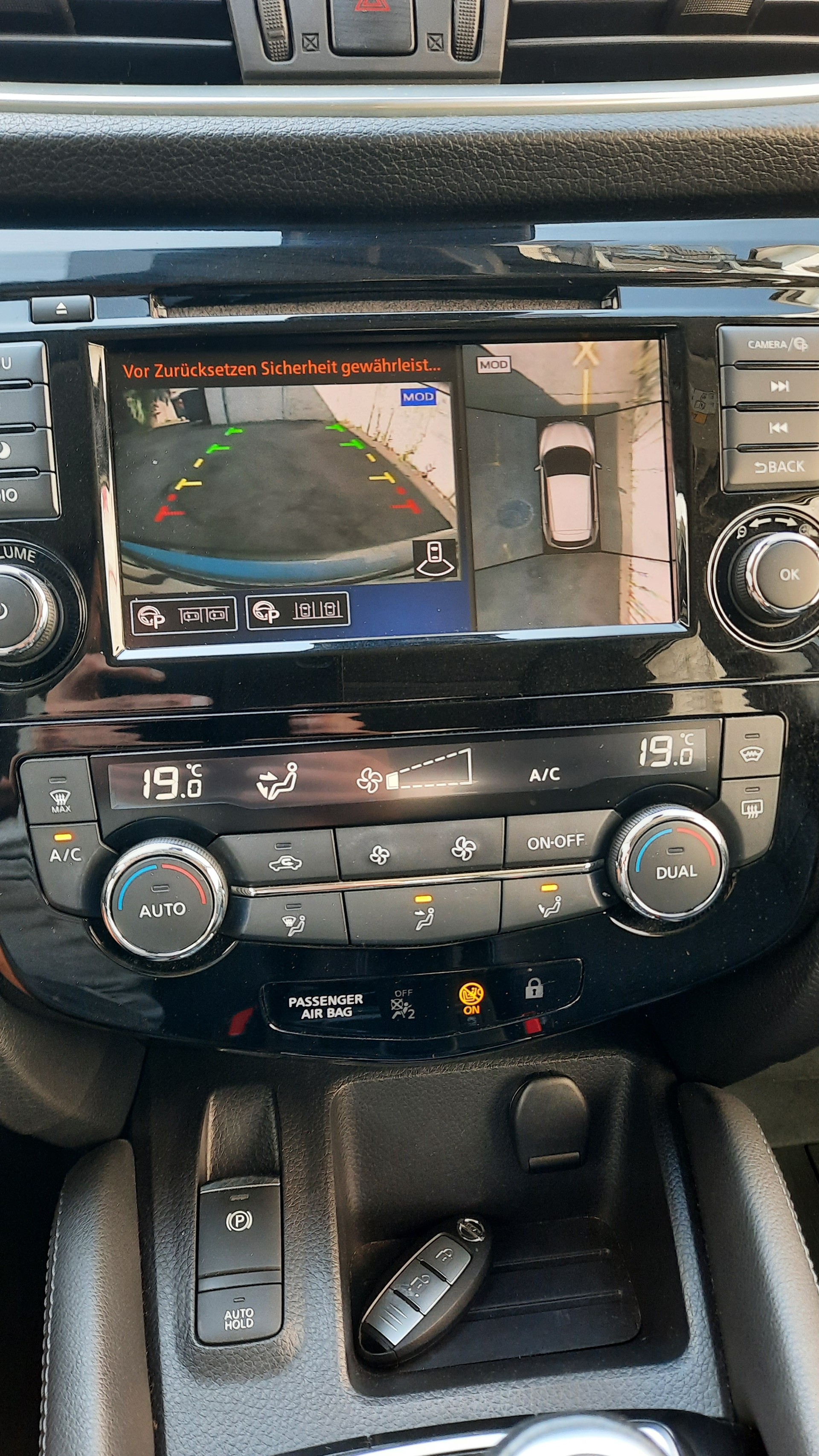 NISSAN Qashqai 1.7 dCi tekna Xtronic ALL-MODE 4x4-image-6