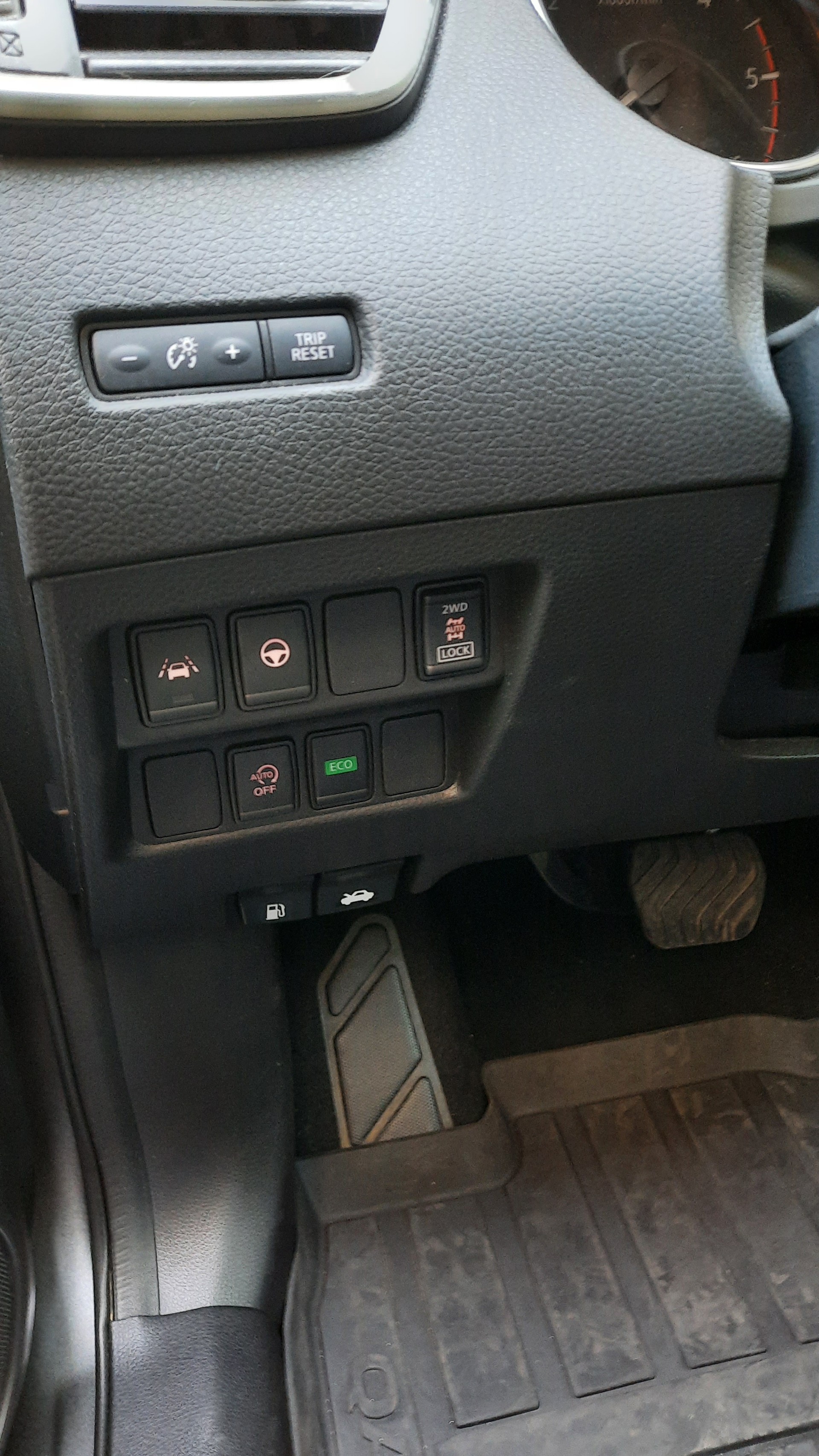 NISSAN Qashqai 1.7 dCi tekna Xtronic ALL-MODE 4x4-image-8