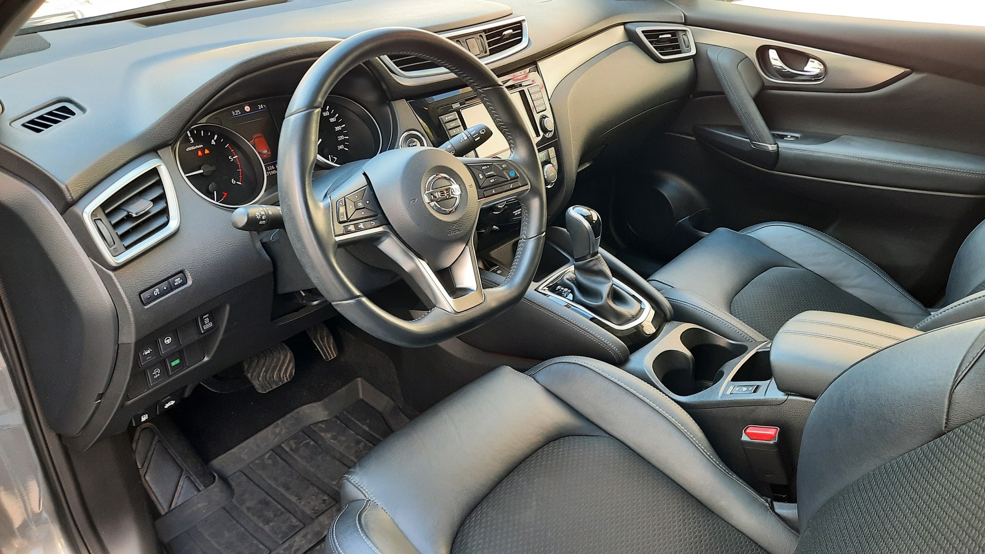 NISSAN Qashqai 1.7 dCi tekna Xtronic ALL-MODE 4x4-image-4