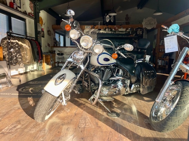 HARLEY-DAVIDSON FLSTS Heritage Springer-image-13