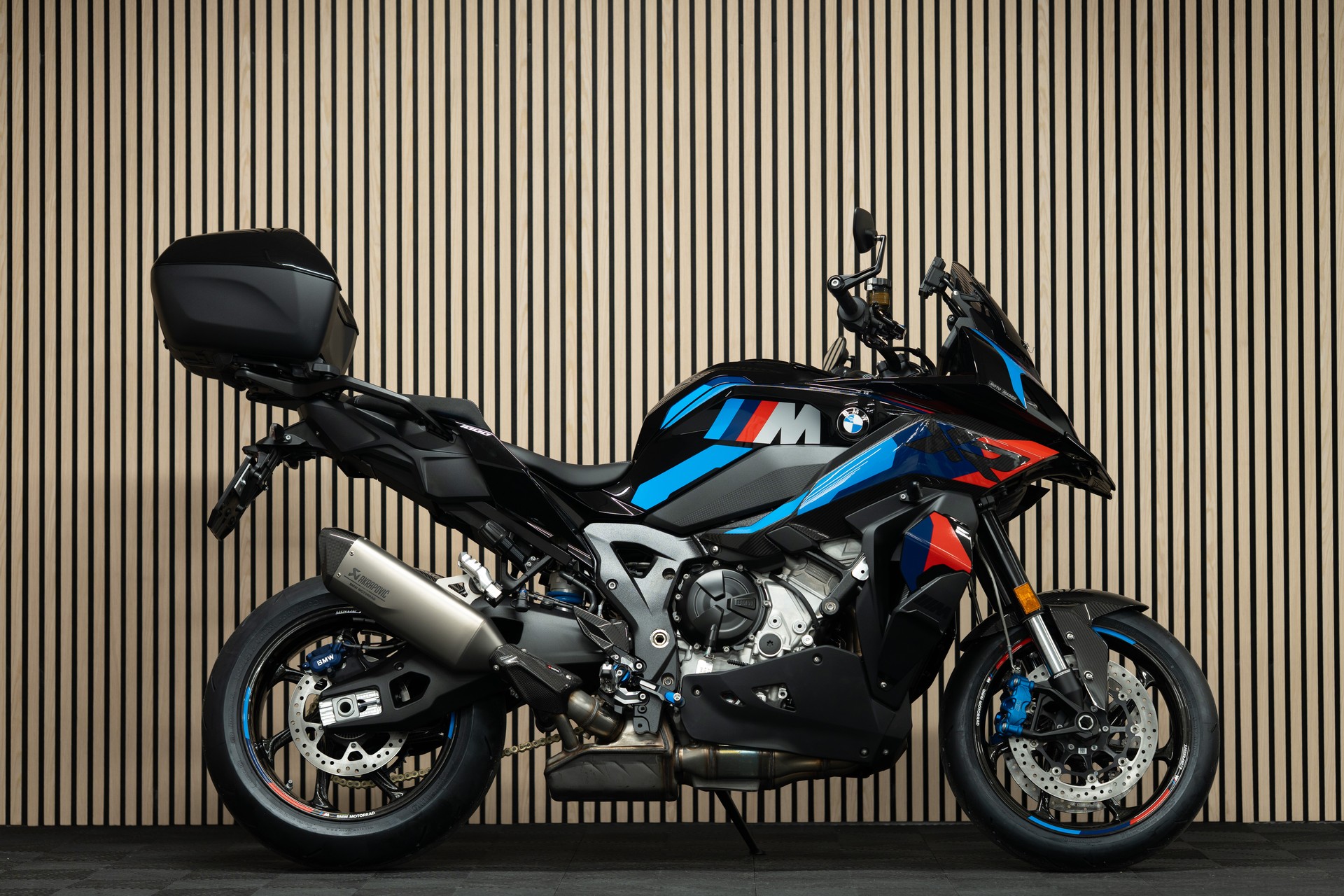 BMW M 1000 XR mit BMW Topcase