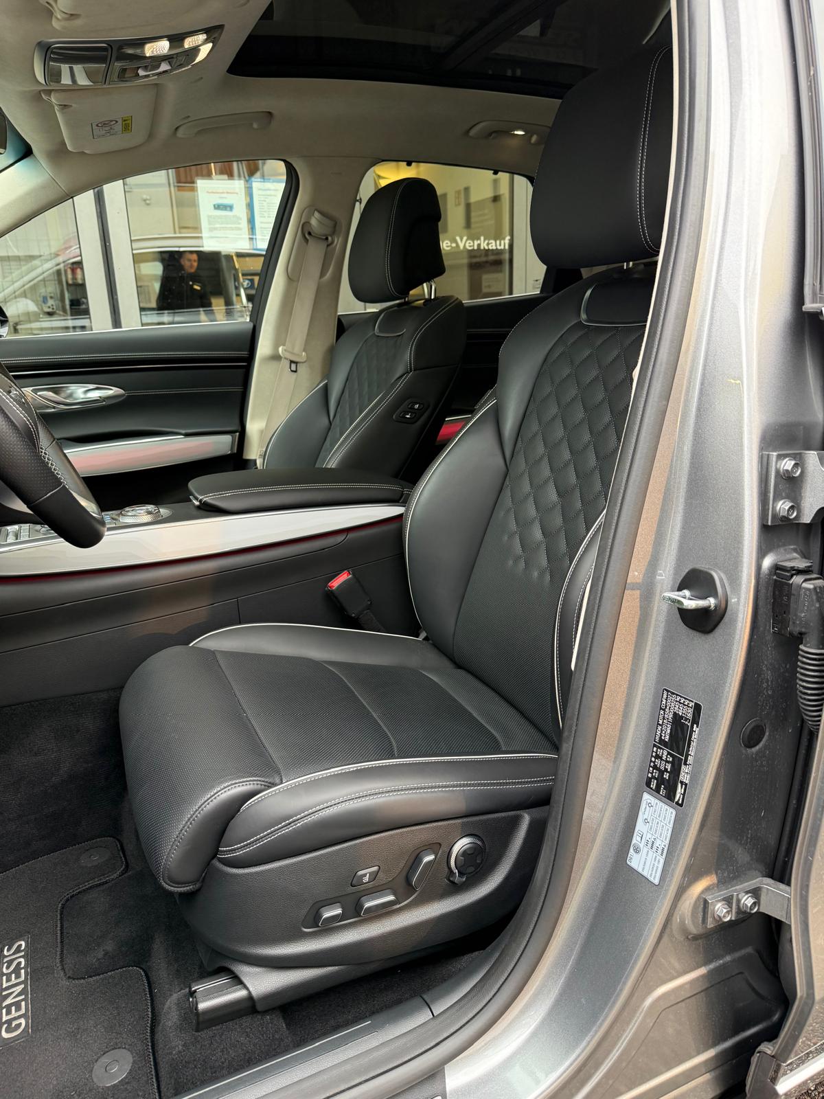 GENESIS GV70 Dual Motor Sport AWD-image-8