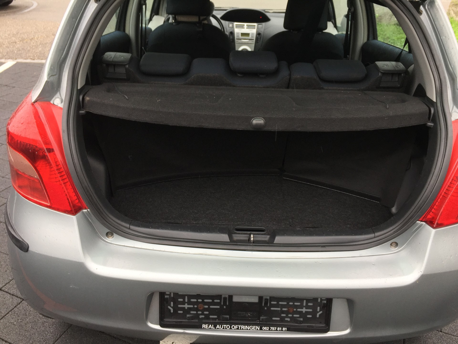 TOYOTA Yaris 1.3 Linea Luna-image-6
