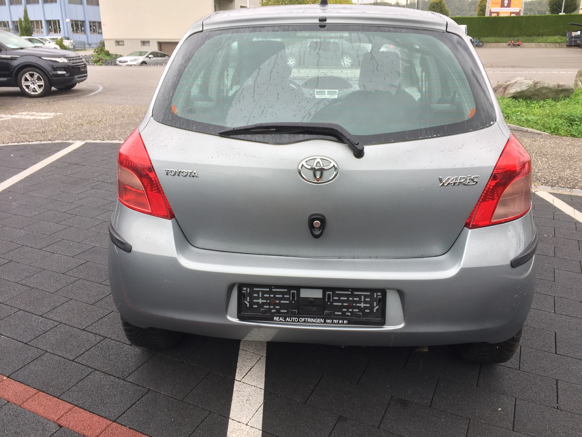 TOYOTA Yaris 1.3 Linea Luna-image-3