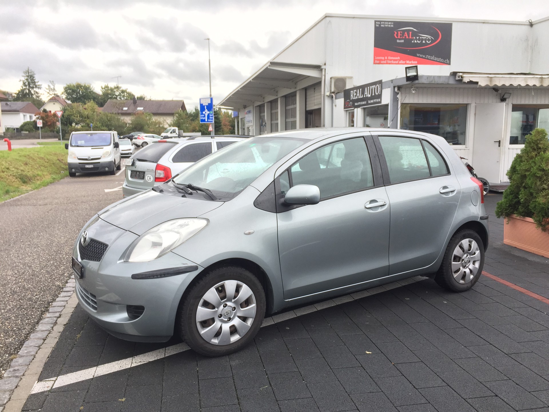 TOYOTA Yaris 1.3 Linea Luna-image-13