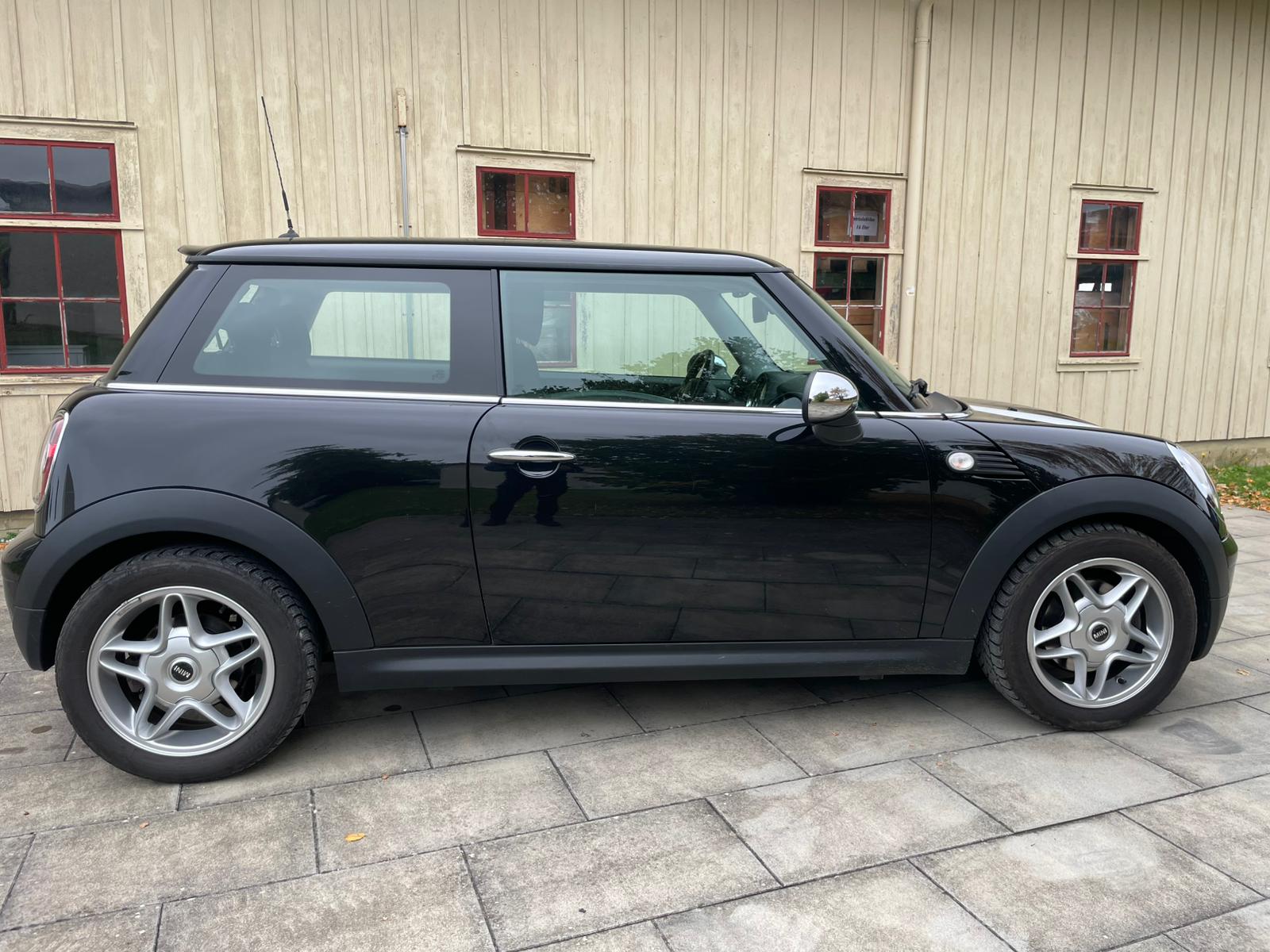 MINI Cooper-image-3