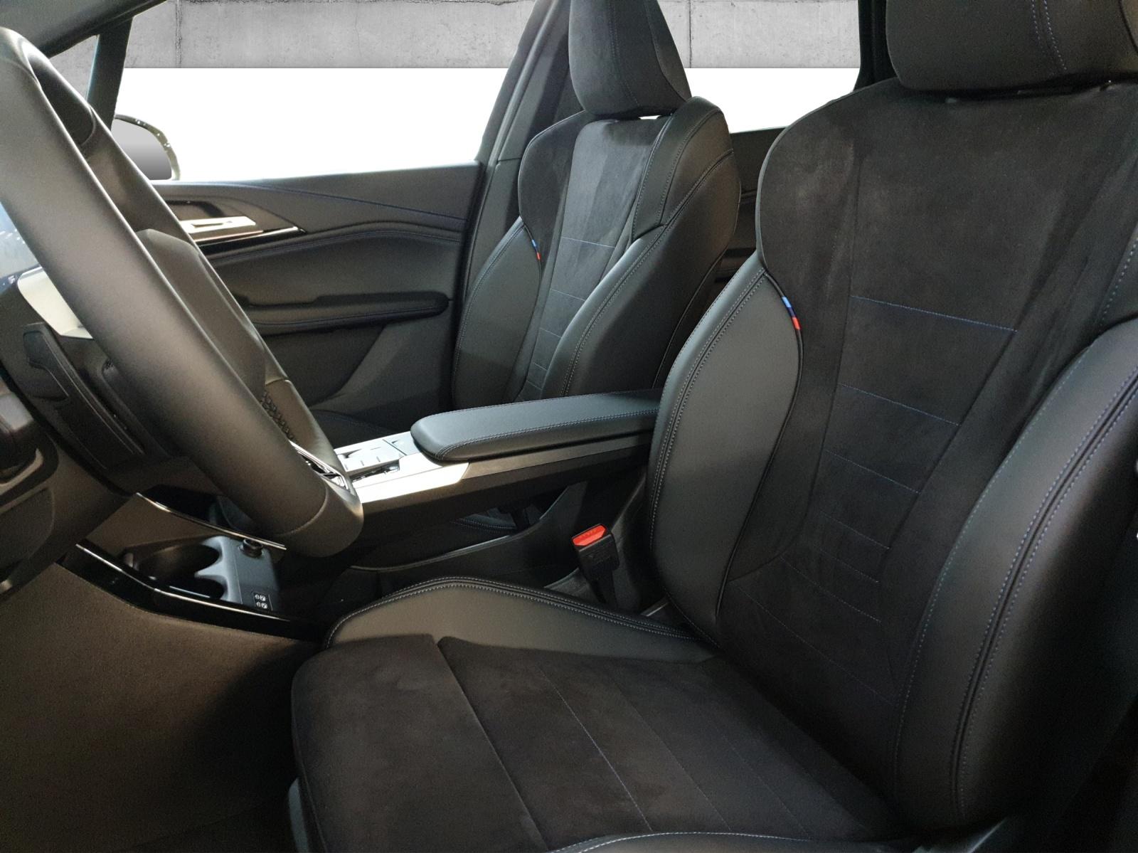 BMW 218d Active Tourer-image-10