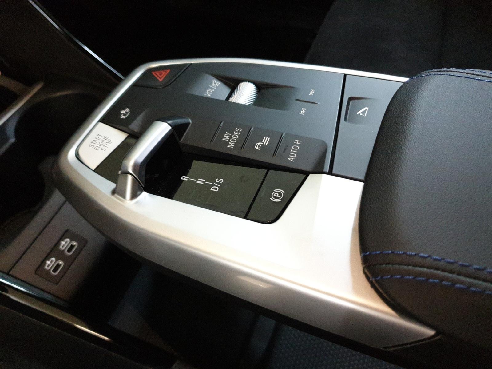 BMW 218d Active Tourer-image-23