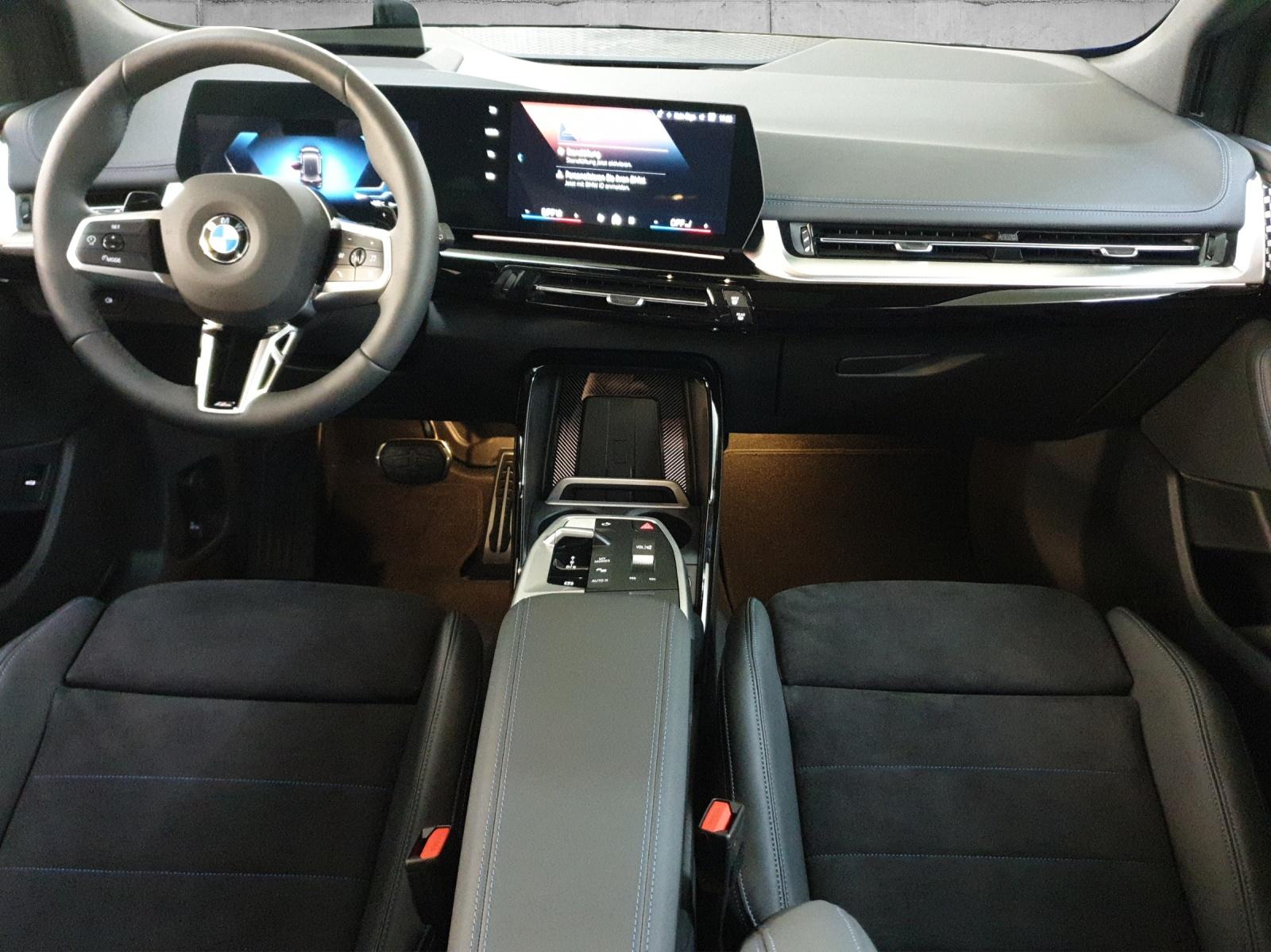 BMW 218d Active Tourer-image-17