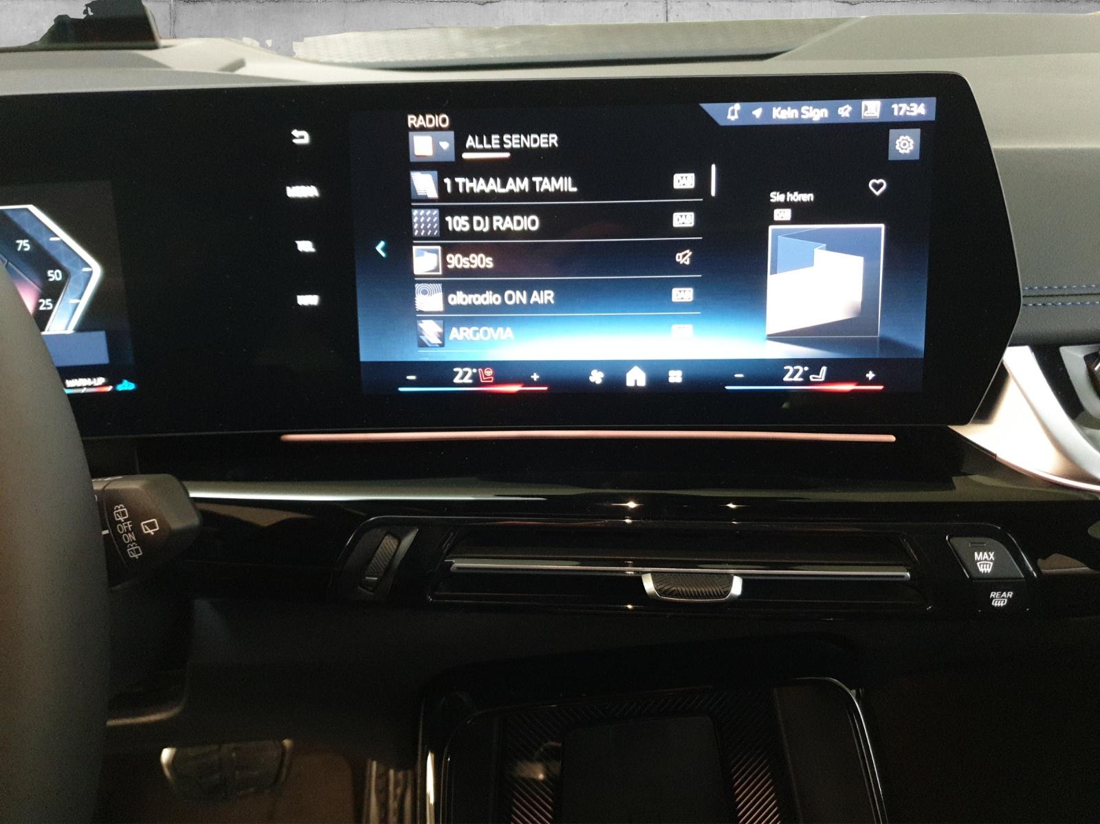 BMW 218d Active Tourer-image-21