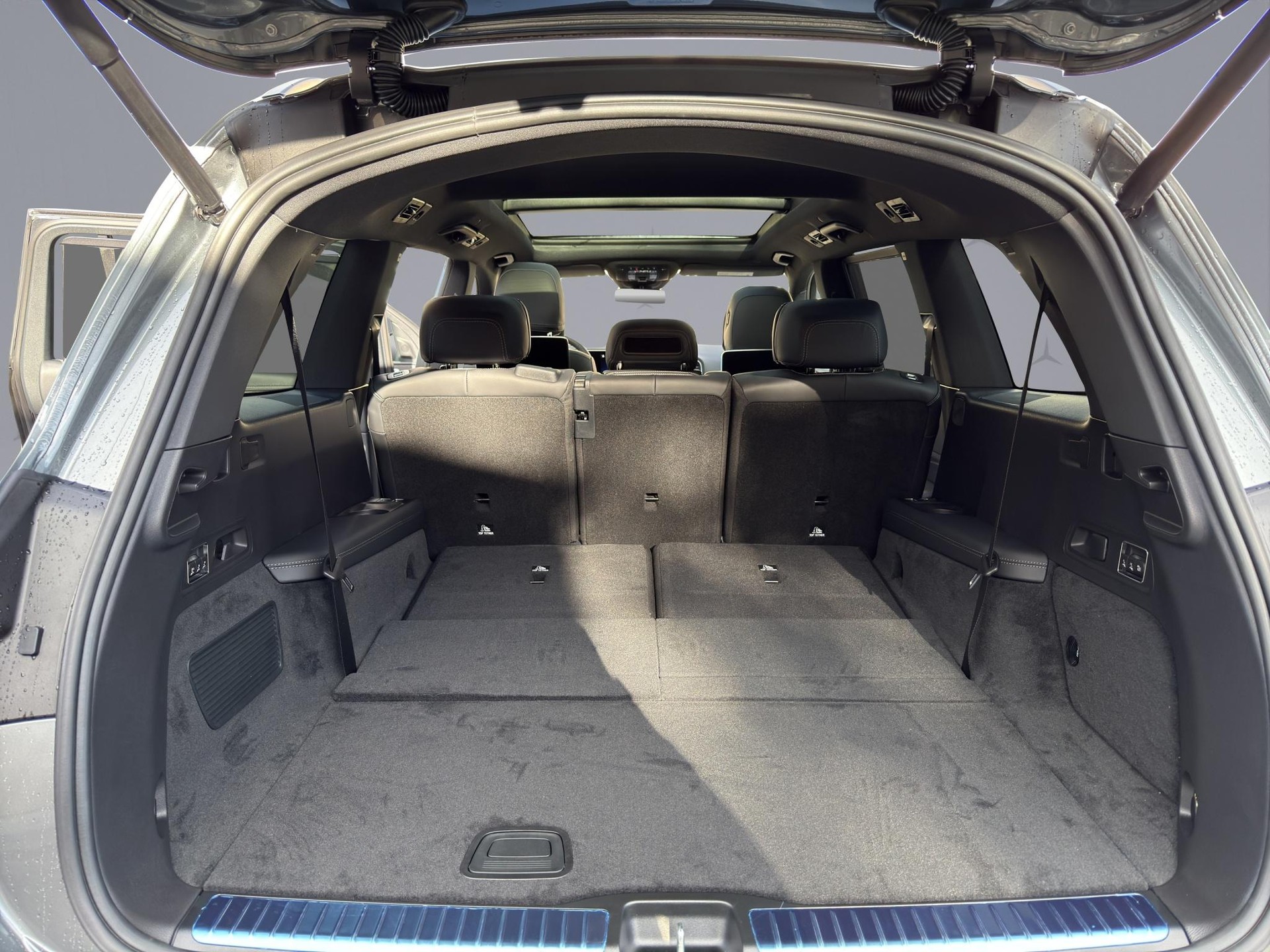 MERCEDES-BENZ GLS 450 d AMG Line 4matic-image-16