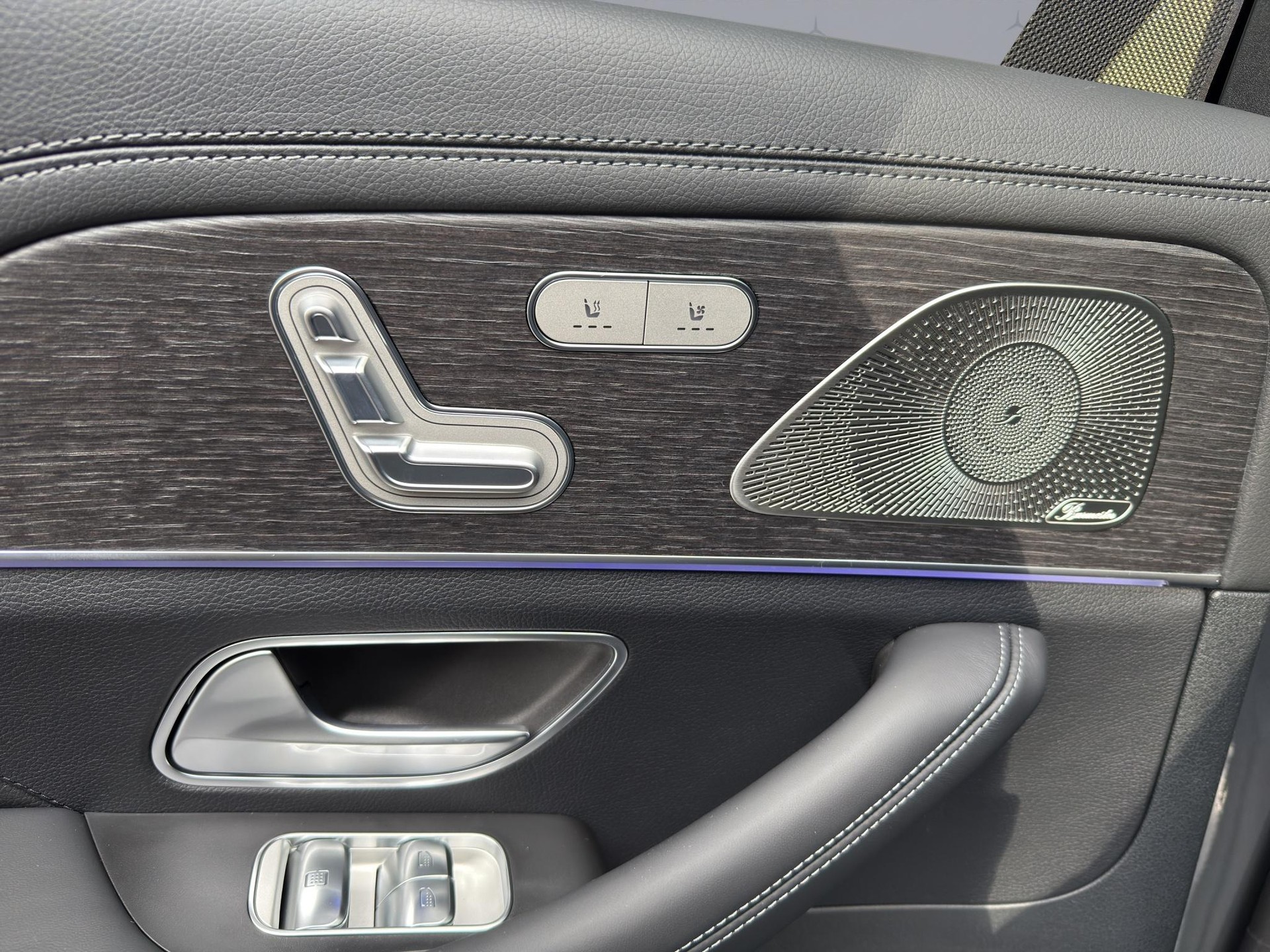 MERCEDES-BENZ GLS 450 d AMG Line 4matic-image-12
