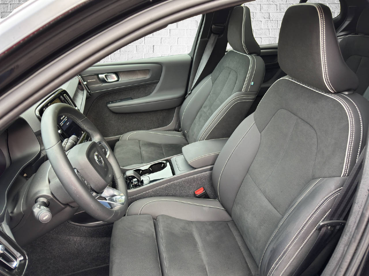 VOLVO EX40 Twin Ultra AWD-image-8