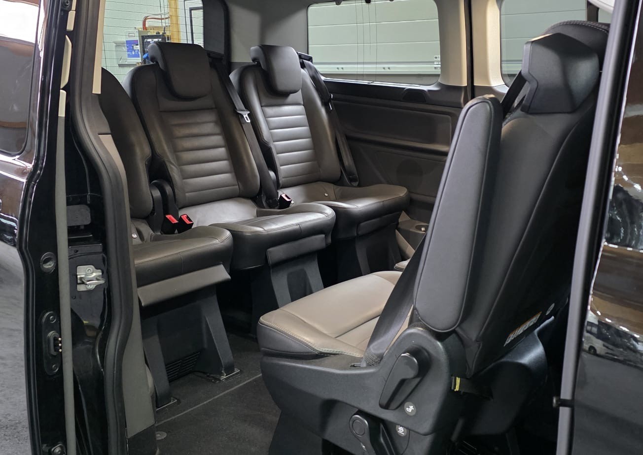 FORD Tourneo Custom 310 L1H1 Titanium SelectShift A-image-24