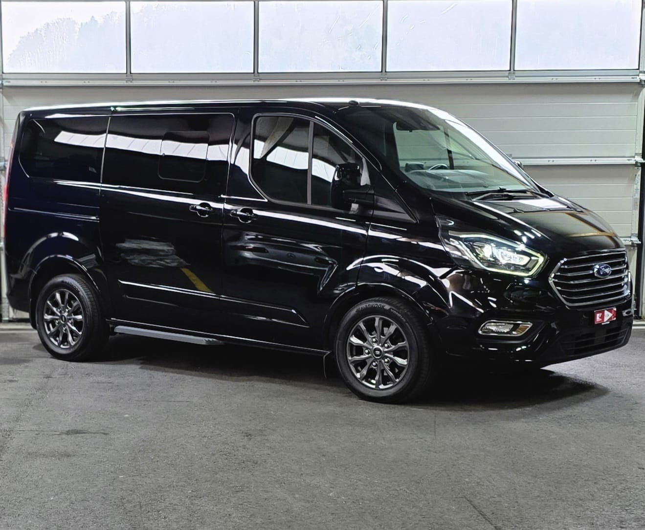 FORD Tourneo Custom 310 L1H1 Titanium SelectShift A-image-6