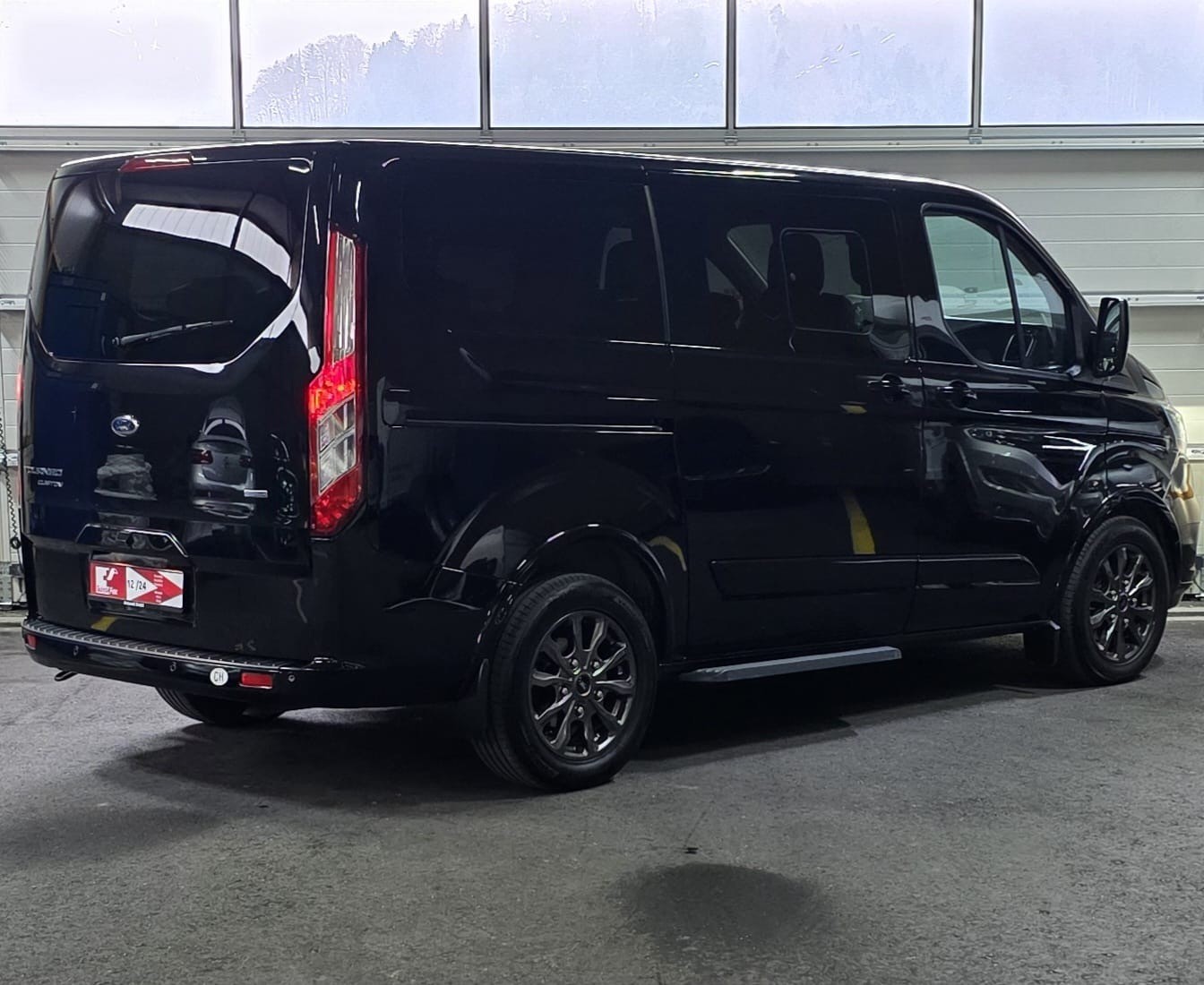 FORD Tourneo Custom 310 L1H1 Titanium SelectShift A-image-4